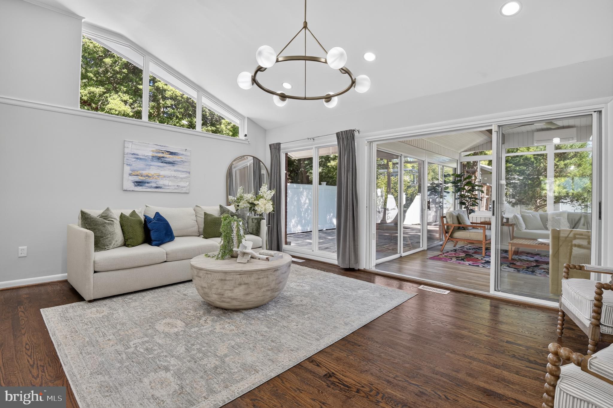BANNOCKBURN ESTATES - Residential