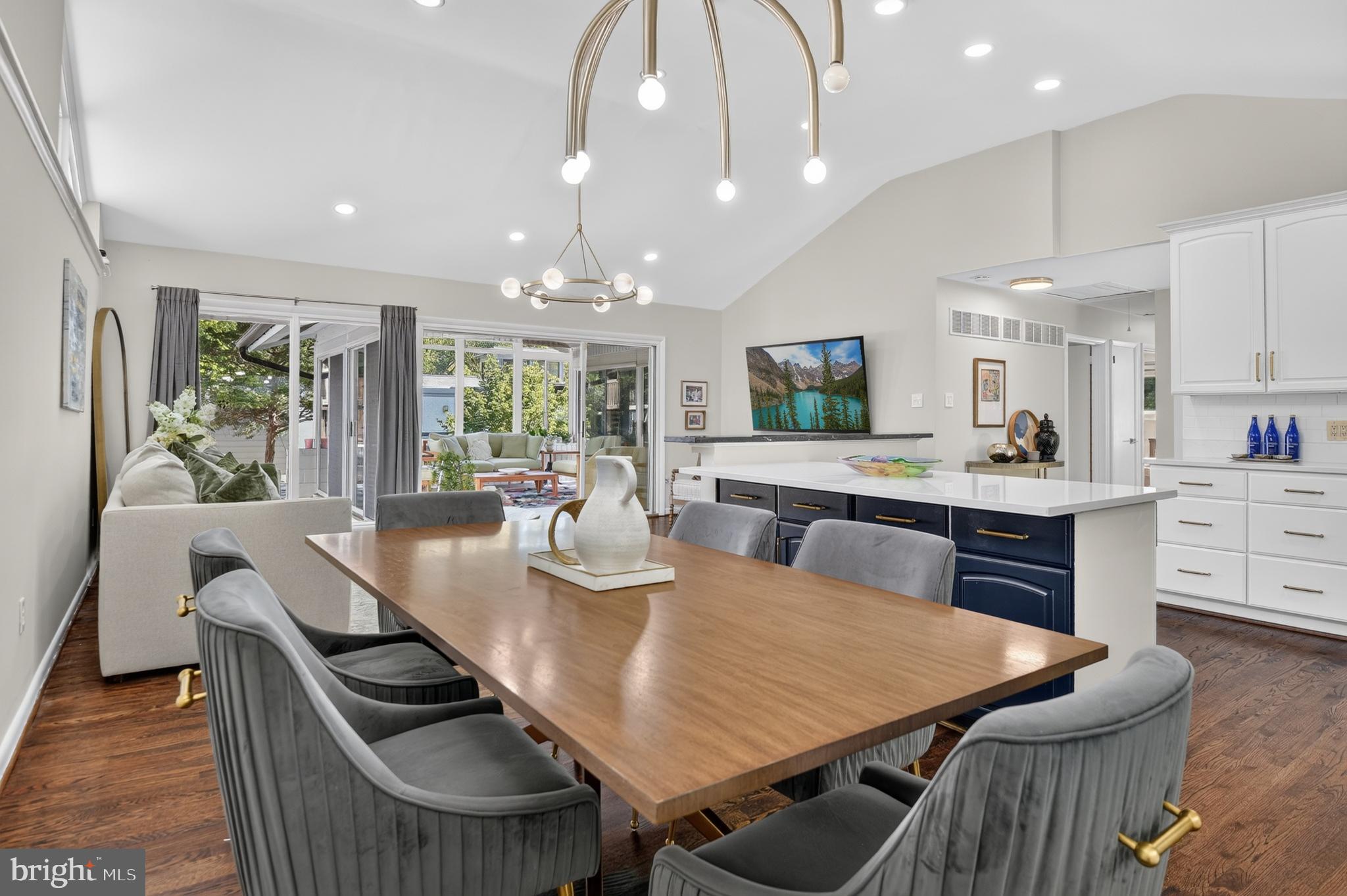 BANNOCKBURN ESTATES - Residential