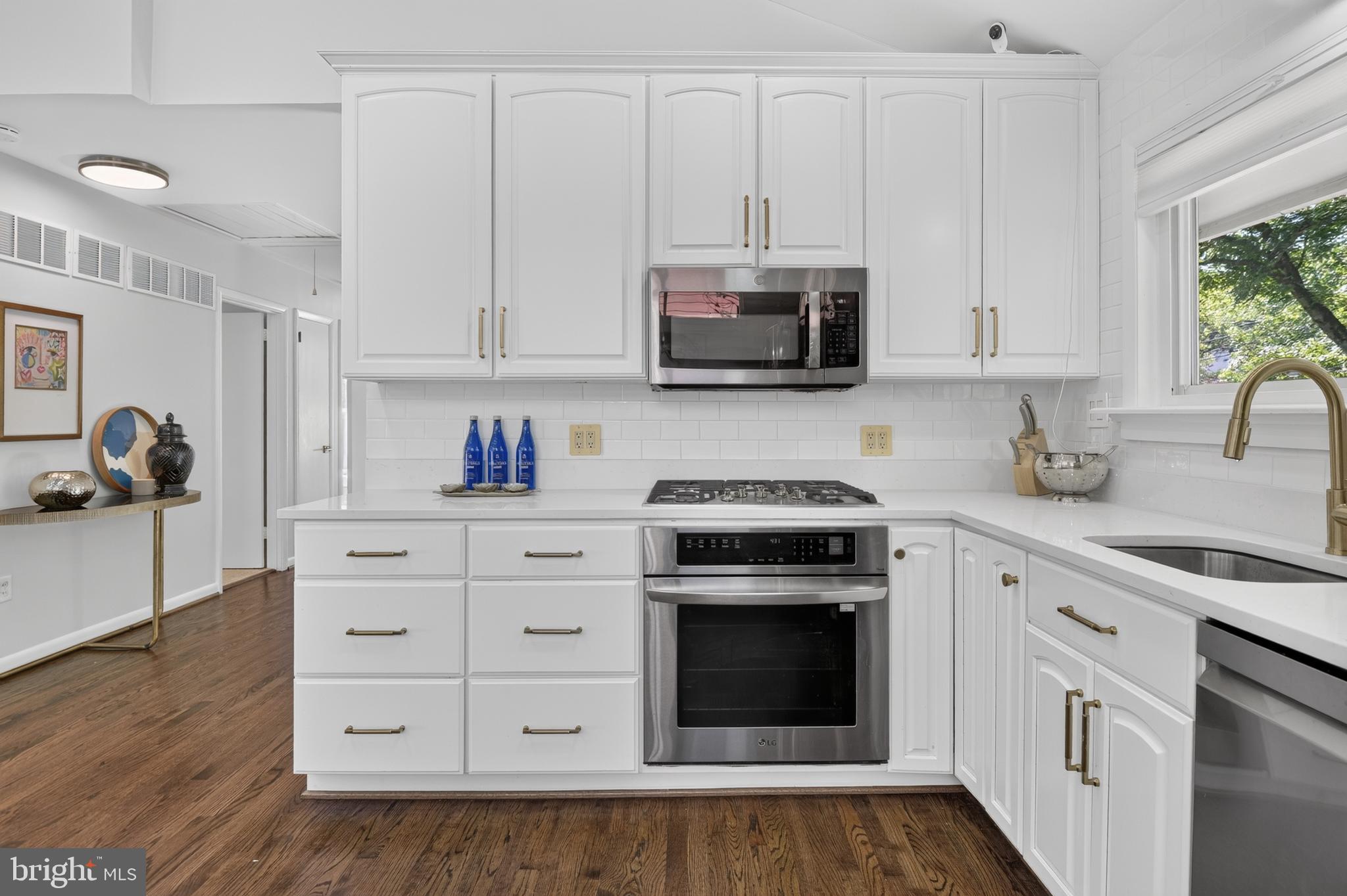 BANNOCKBURN ESTATES - Residential