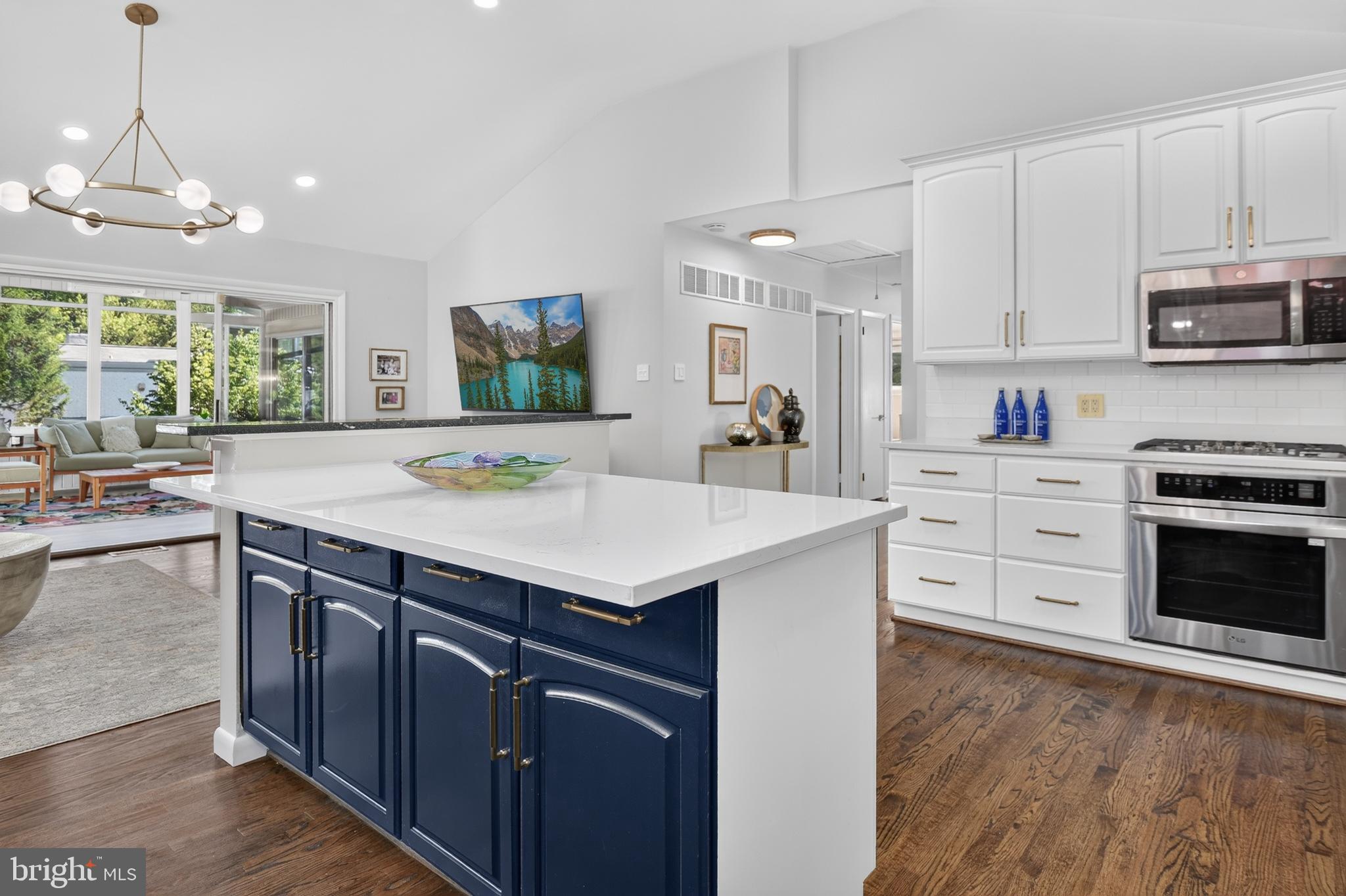 BANNOCKBURN ESTATES - Residential