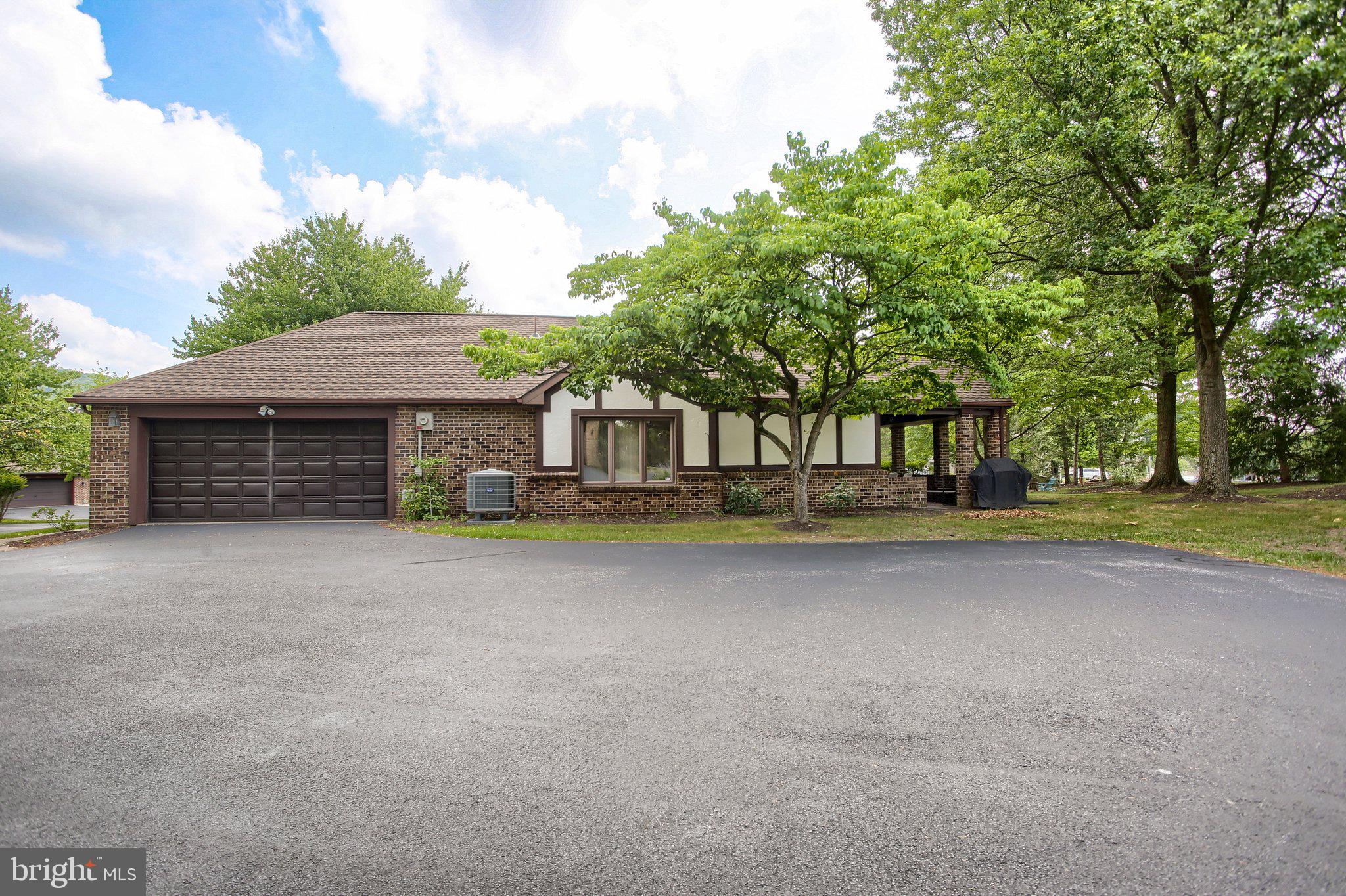 STONEGATE - Residential