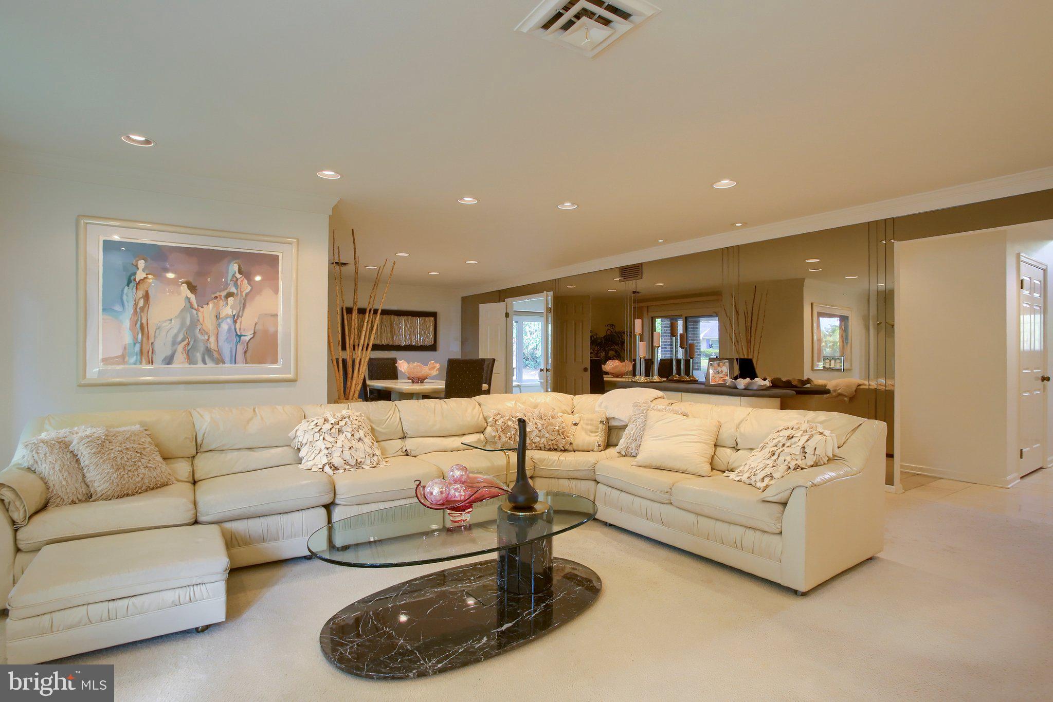 STONEGATE - Residential