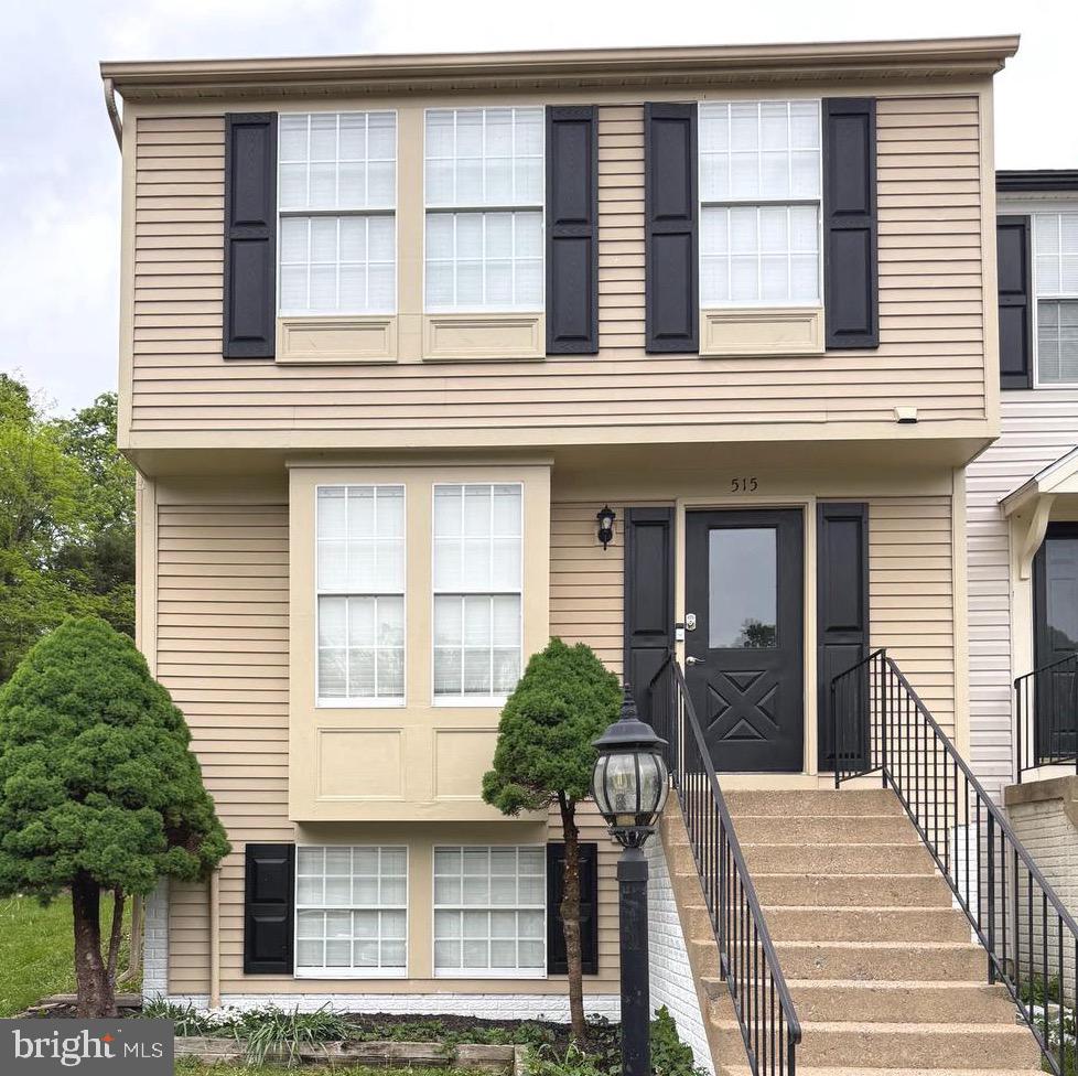 Gorgeous 3 bedroom end unit townhome at 1767 square feet on 3 finished levels, on a well maintained corner lot.  Master bedroom has vaulted ceilings and new skylights. Ceiling fans thru-out the house. Newly installed hardwood floors throughout living areas and bedrooms. Kitchen showcases granite countertops and new hardwood floors. Walkout basement. Freshly painted. You will not be disappointed!

Upgrades Note: AC Unit - 2023, Hot Water heater - 2024, Sliding Glass Door - 2024, Dishwasher - 2025, and skylights - 2025, toilets & vanities - 2025.