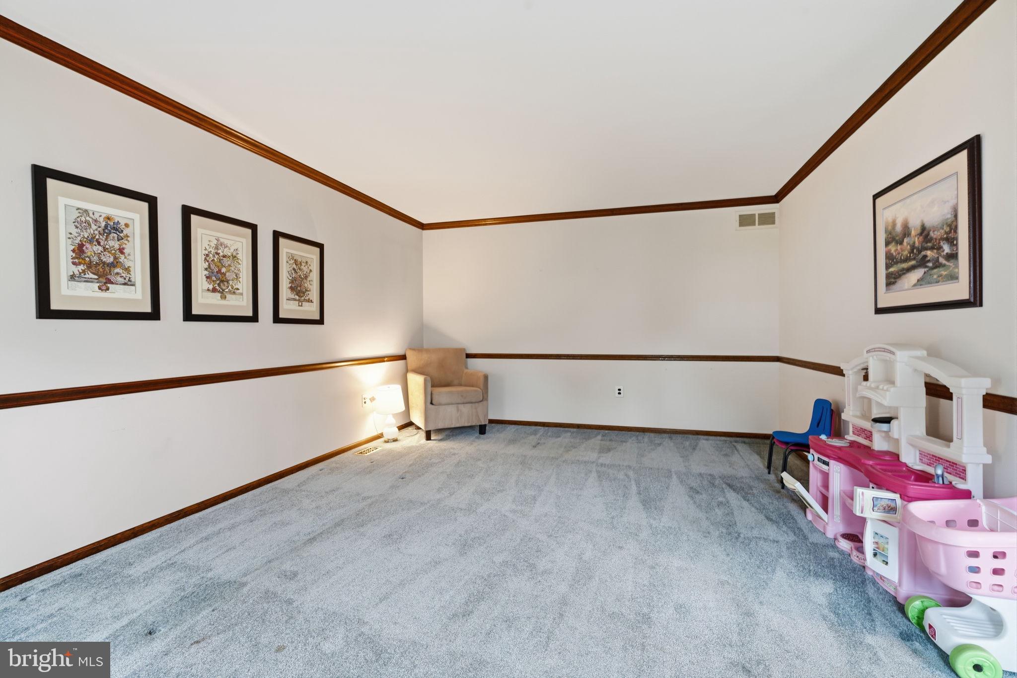 MAPLE POINT - Residential
