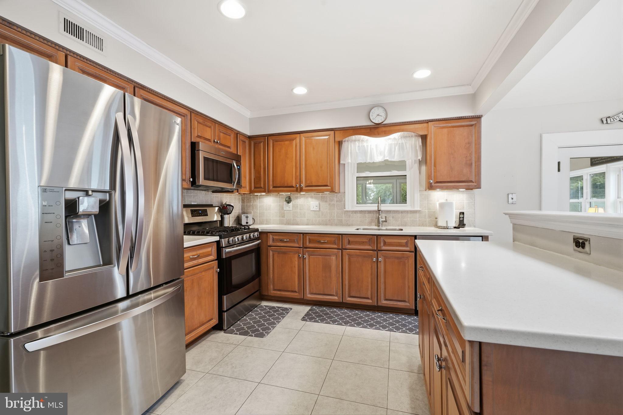 MAPLE POINT - Residential