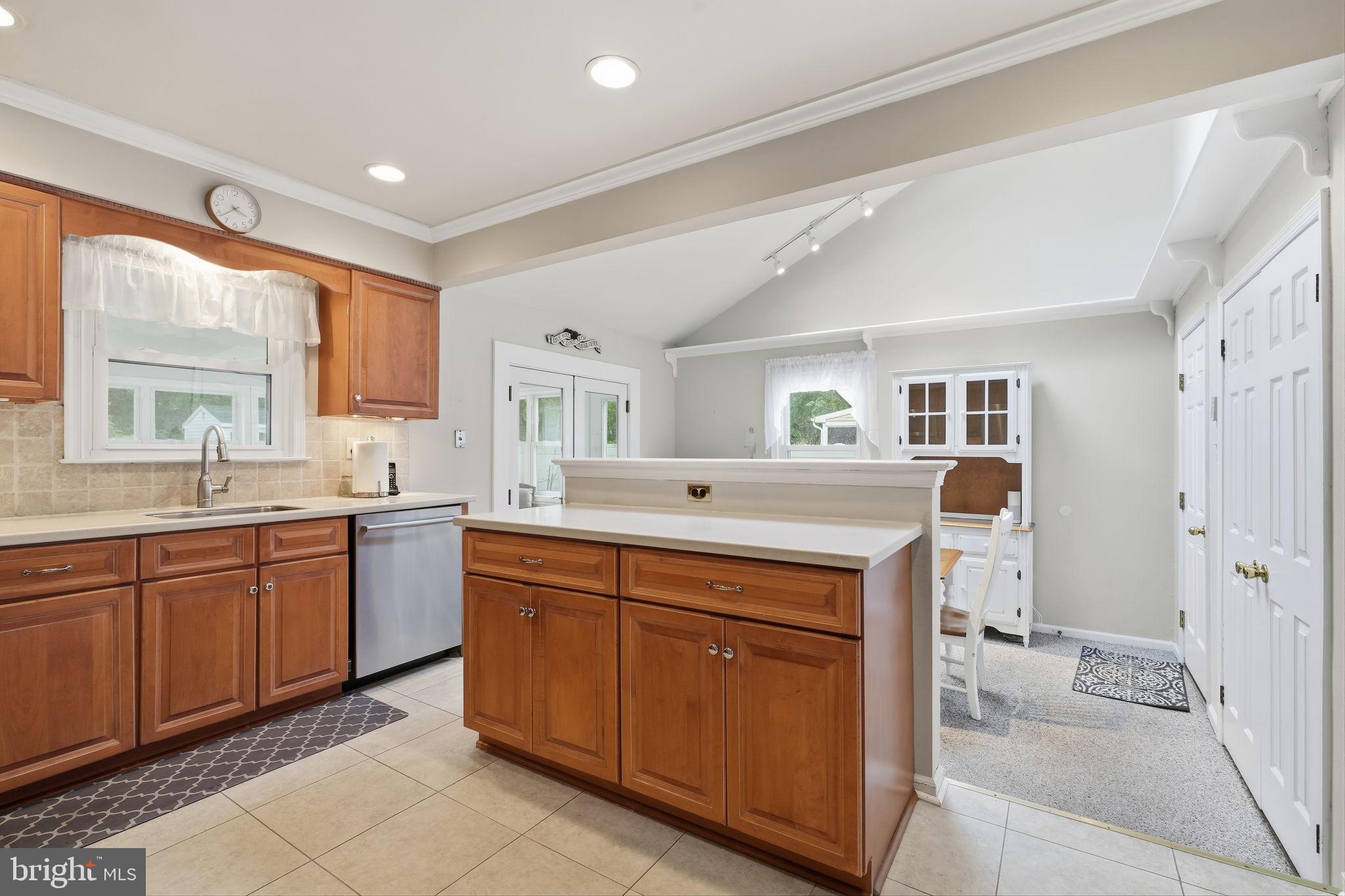 MAPLE POINT - Residential
