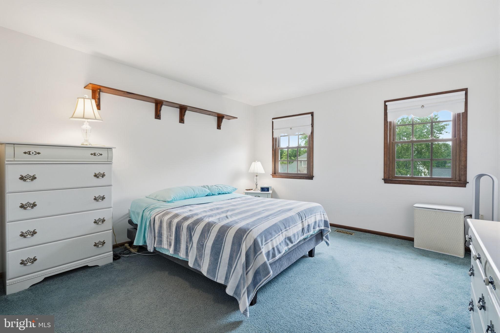 MAPLE POINT - Residential