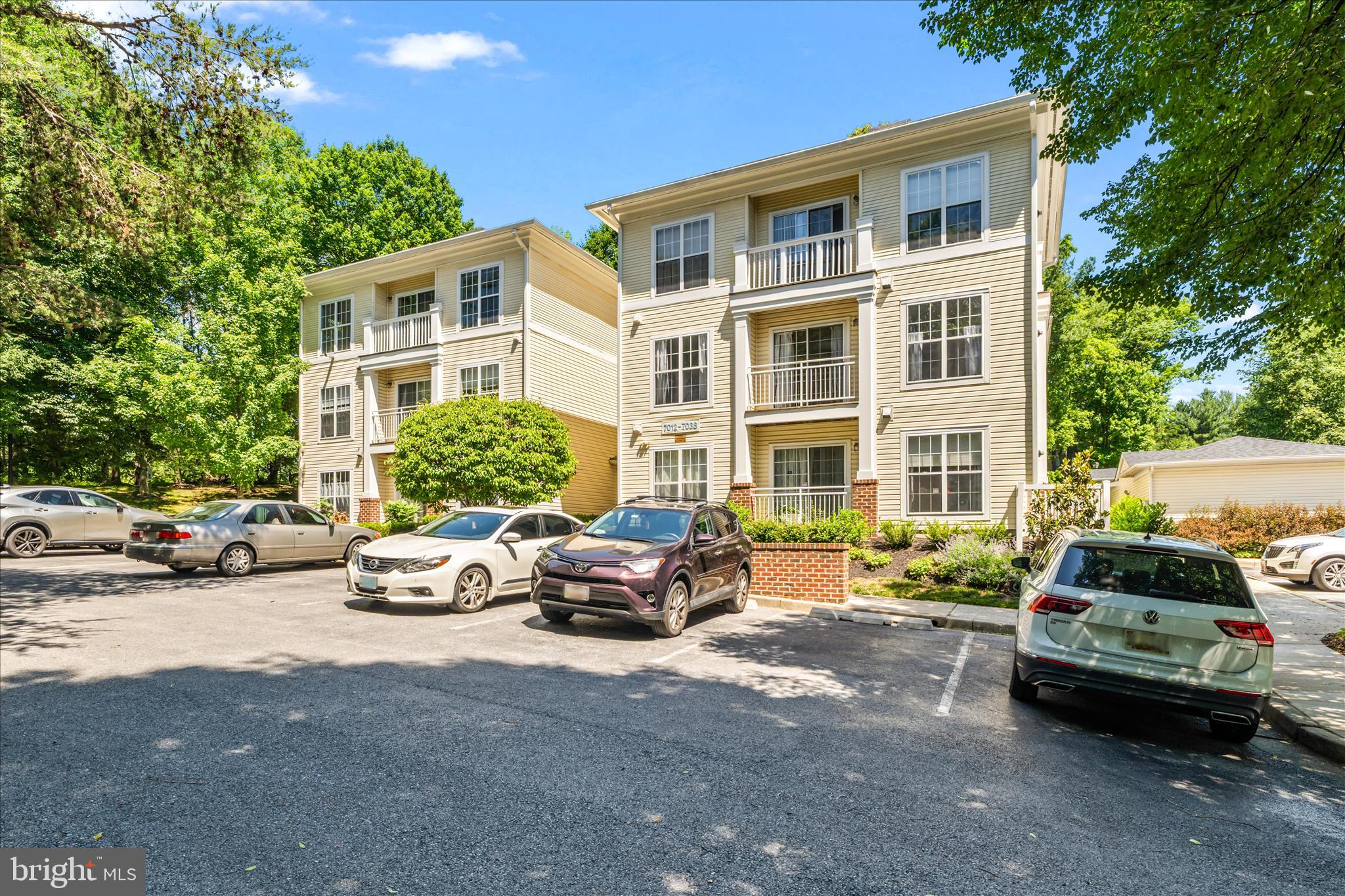 BROOKSTONE - Residential