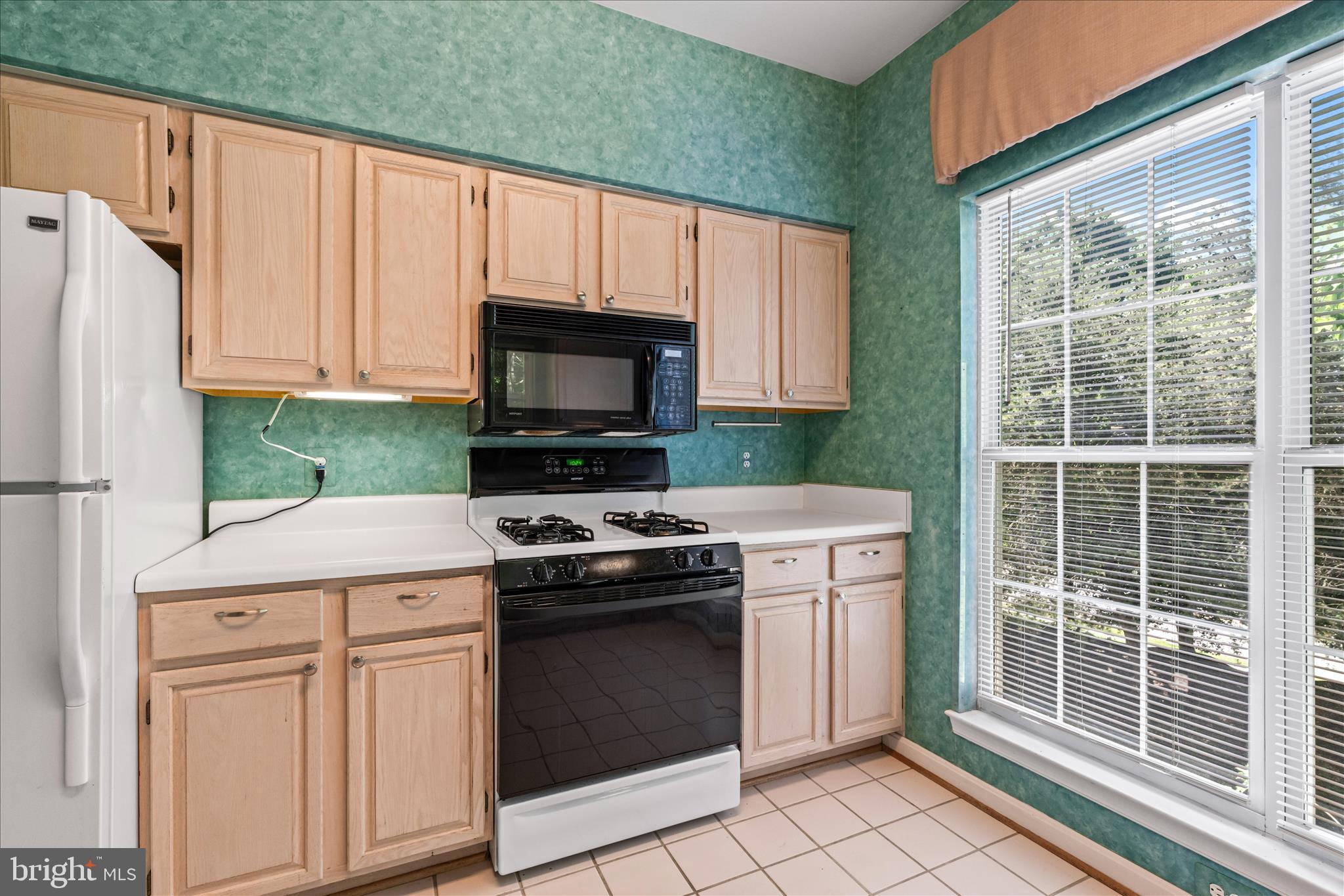 BROOKSTONE - Residential