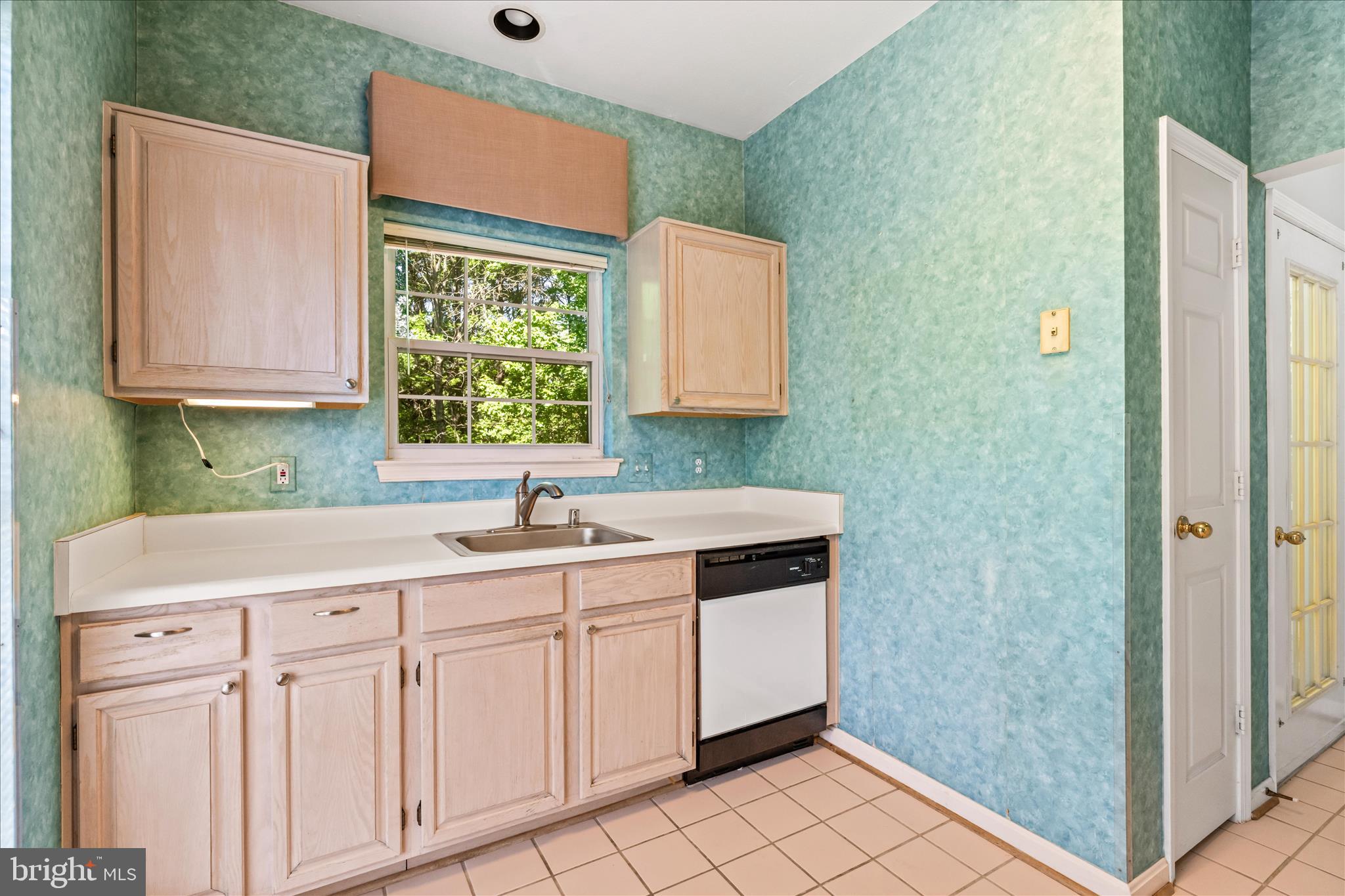 BROOKSTONE - Residential