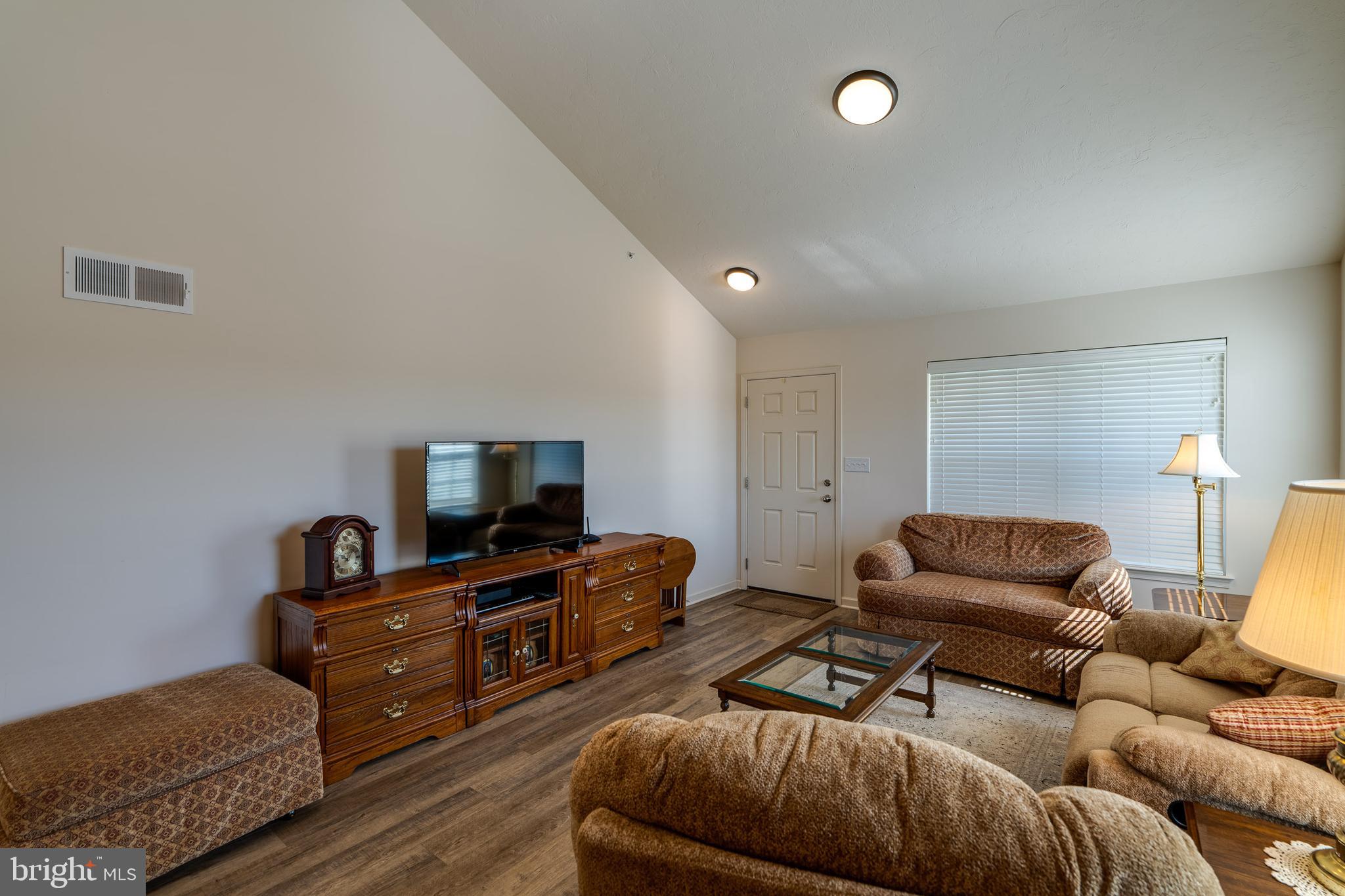 THE PADDOCK @ EQUINE MEADOWS - Residential