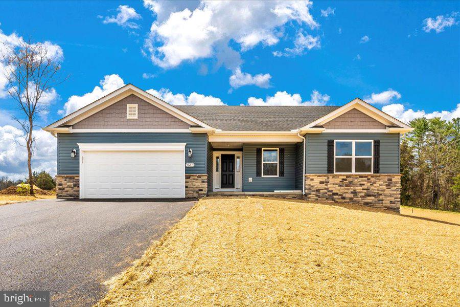 To Be Built Listing By Oliver Homes, Inc.  The List Price includes: lot, site cost estimate, permits, excise tax, and house plan (Fairfield) with standard features. Oliver Homes can build this plan or any of their other plans as well as customize a plan for your wants/desires. Oliver Homes can also help with financing alleviating the need for a typical construction loan. Agents please register your client by emailing listing agent.