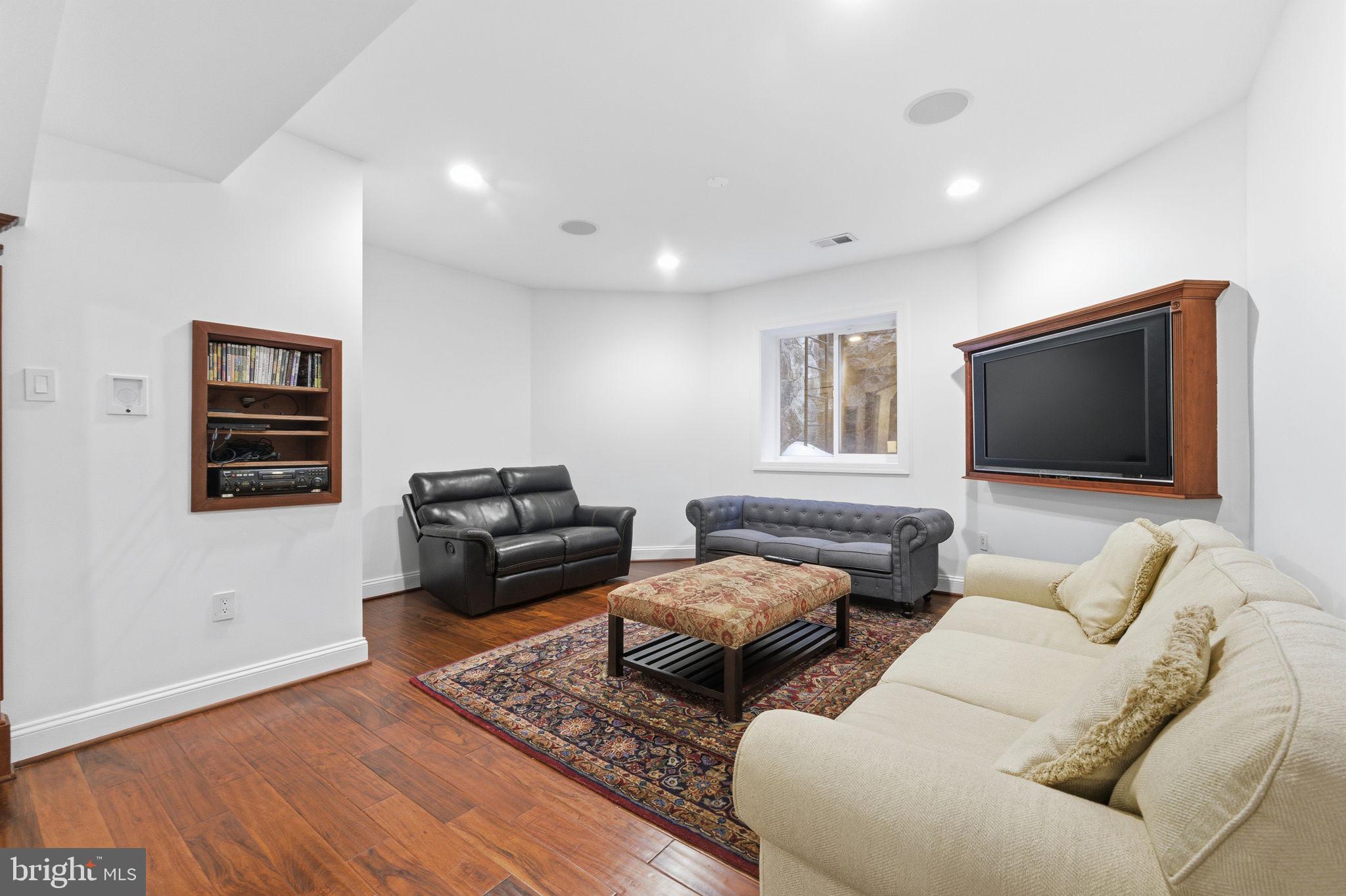 OAK HILL RESERVE - Residential