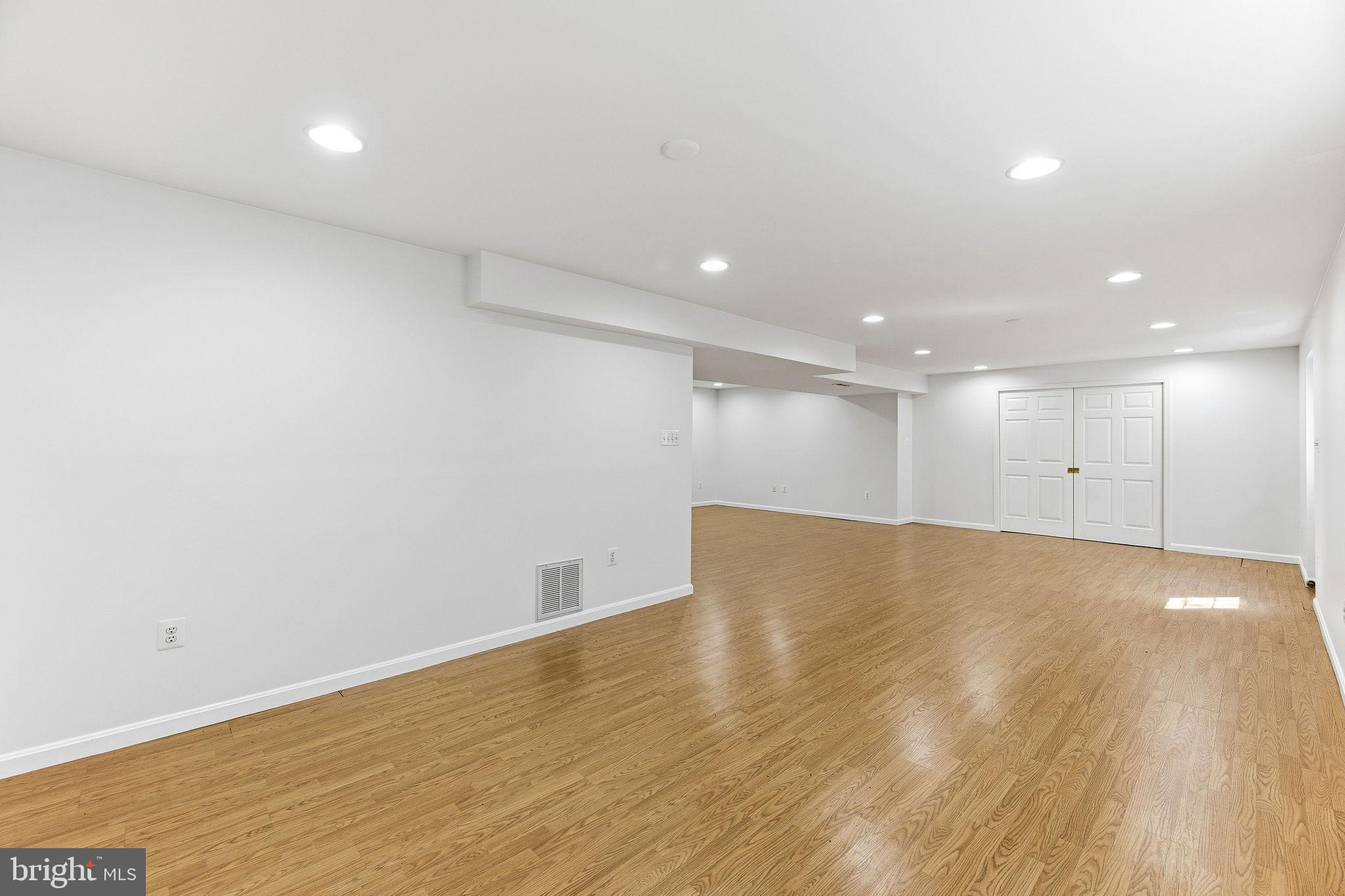 ORIOLE LANDING - Residential