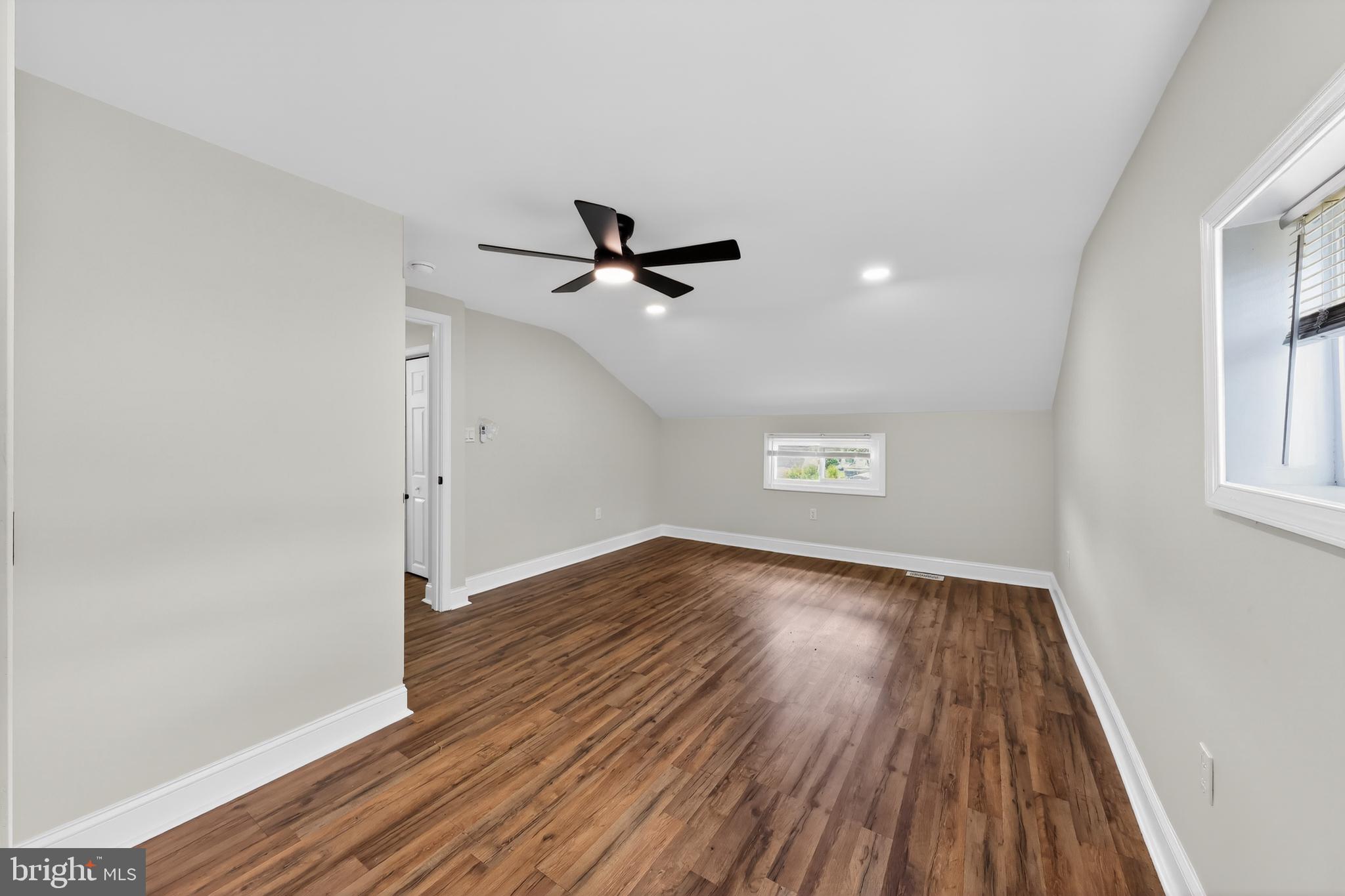WILLOW RUN - Residential