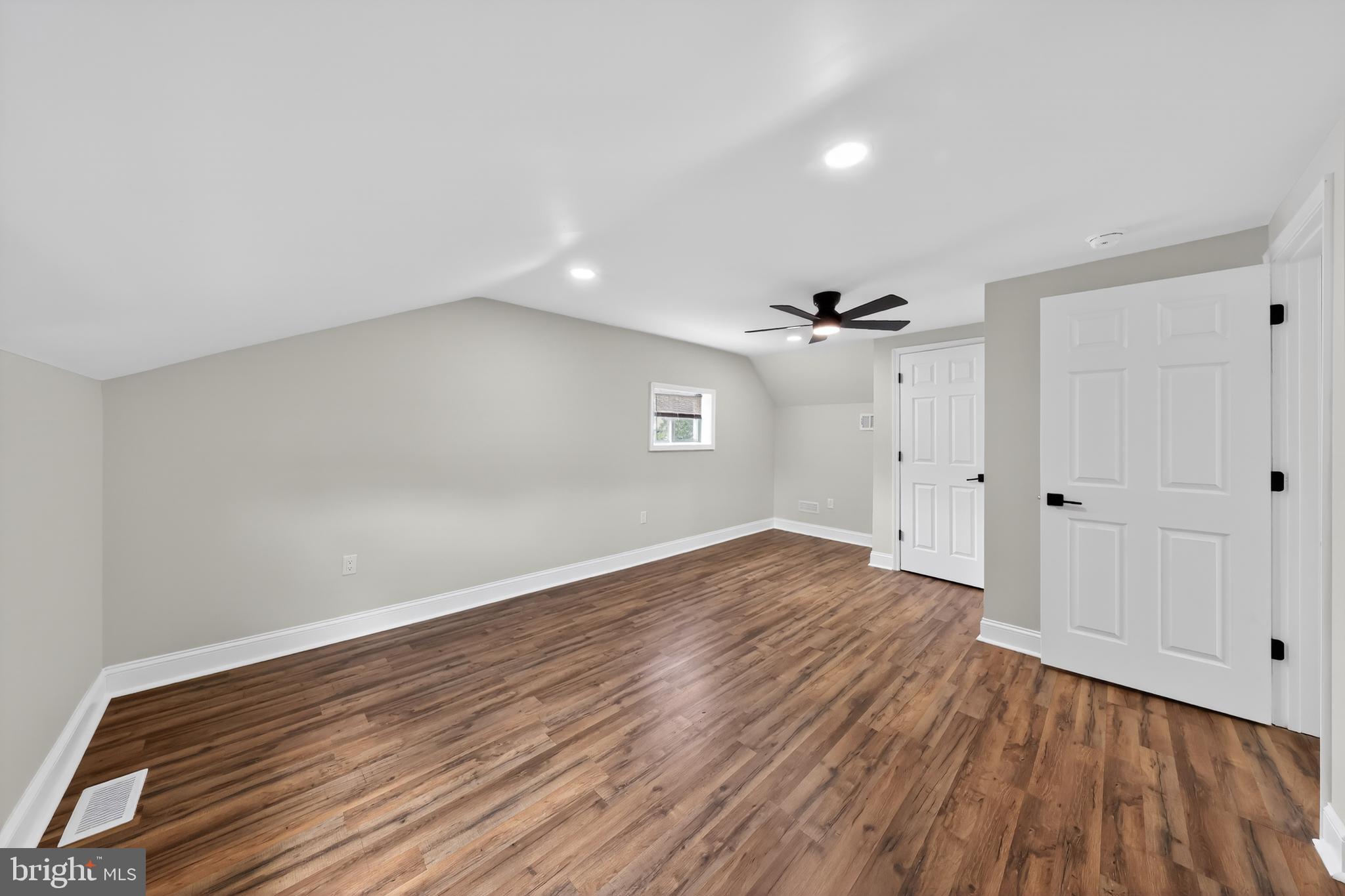 WILLOW RUN - Residential