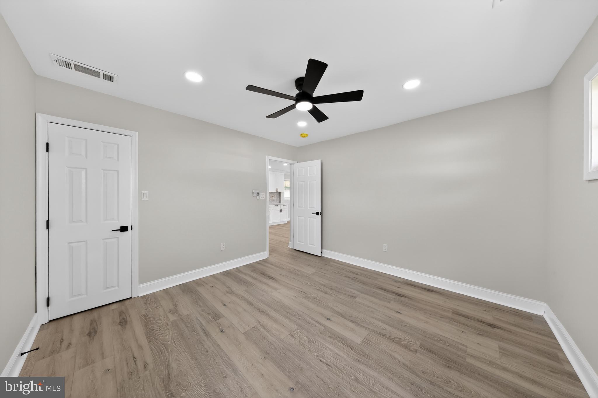 WILLOW RUN - Residential