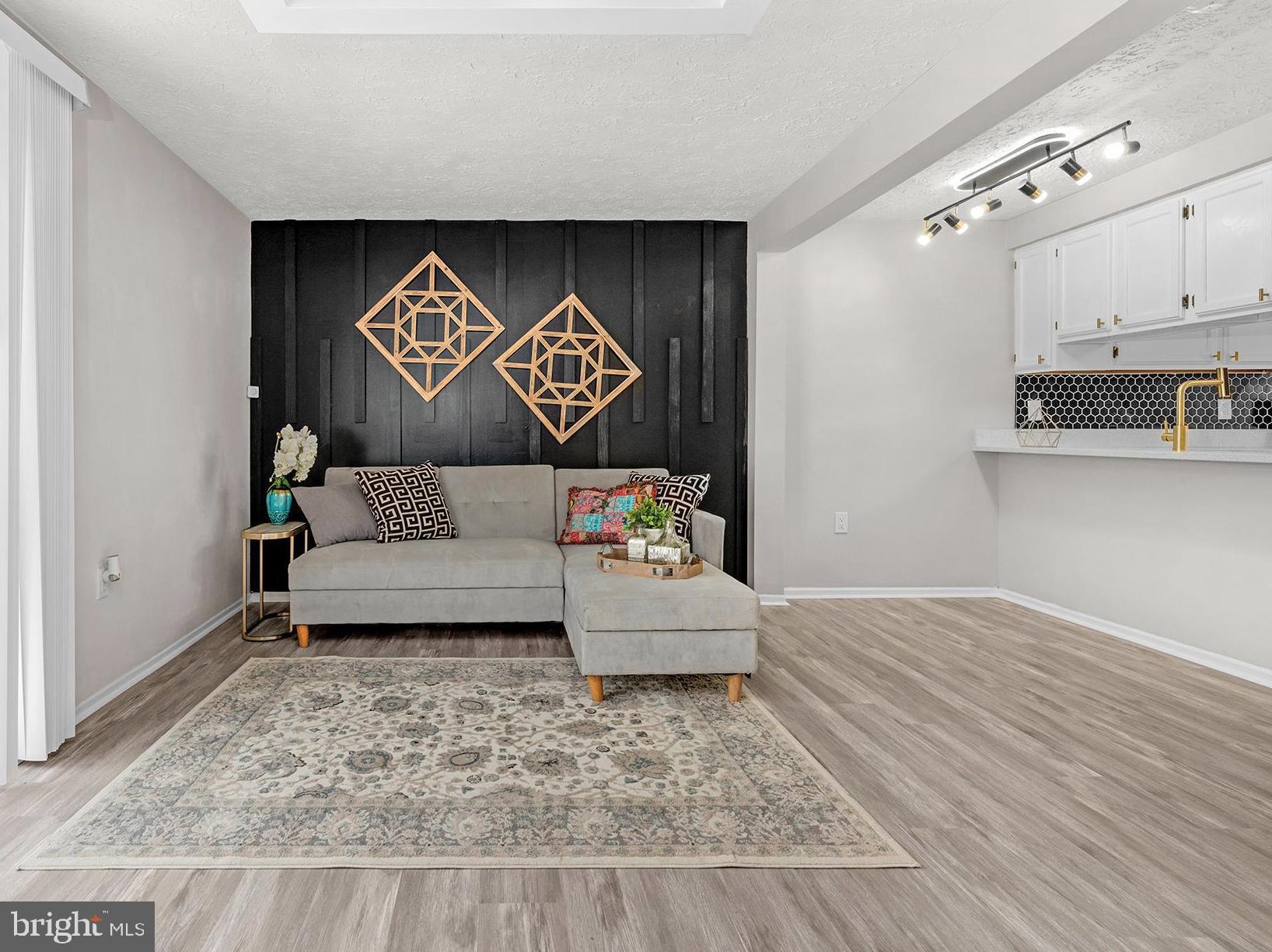 WHITE OAK VILLAGE SUB - Residential