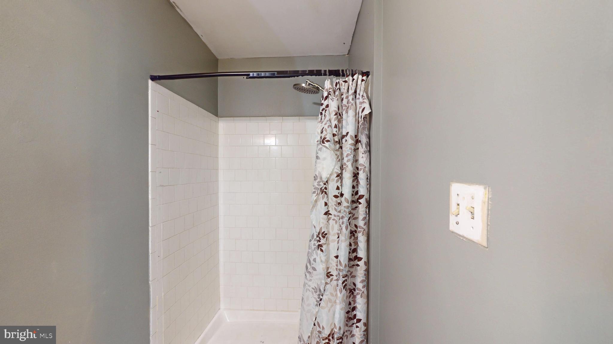 SOUTHGATE CENTER - Residential