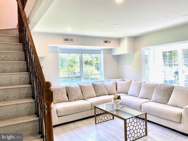 FOX HERITAGE - Residential Lease