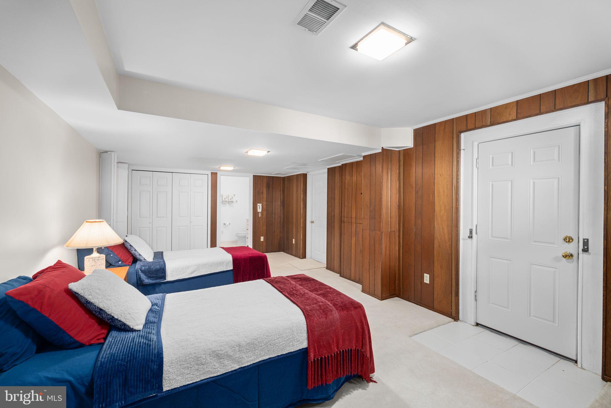WEST SPRINGFIELD - Residential