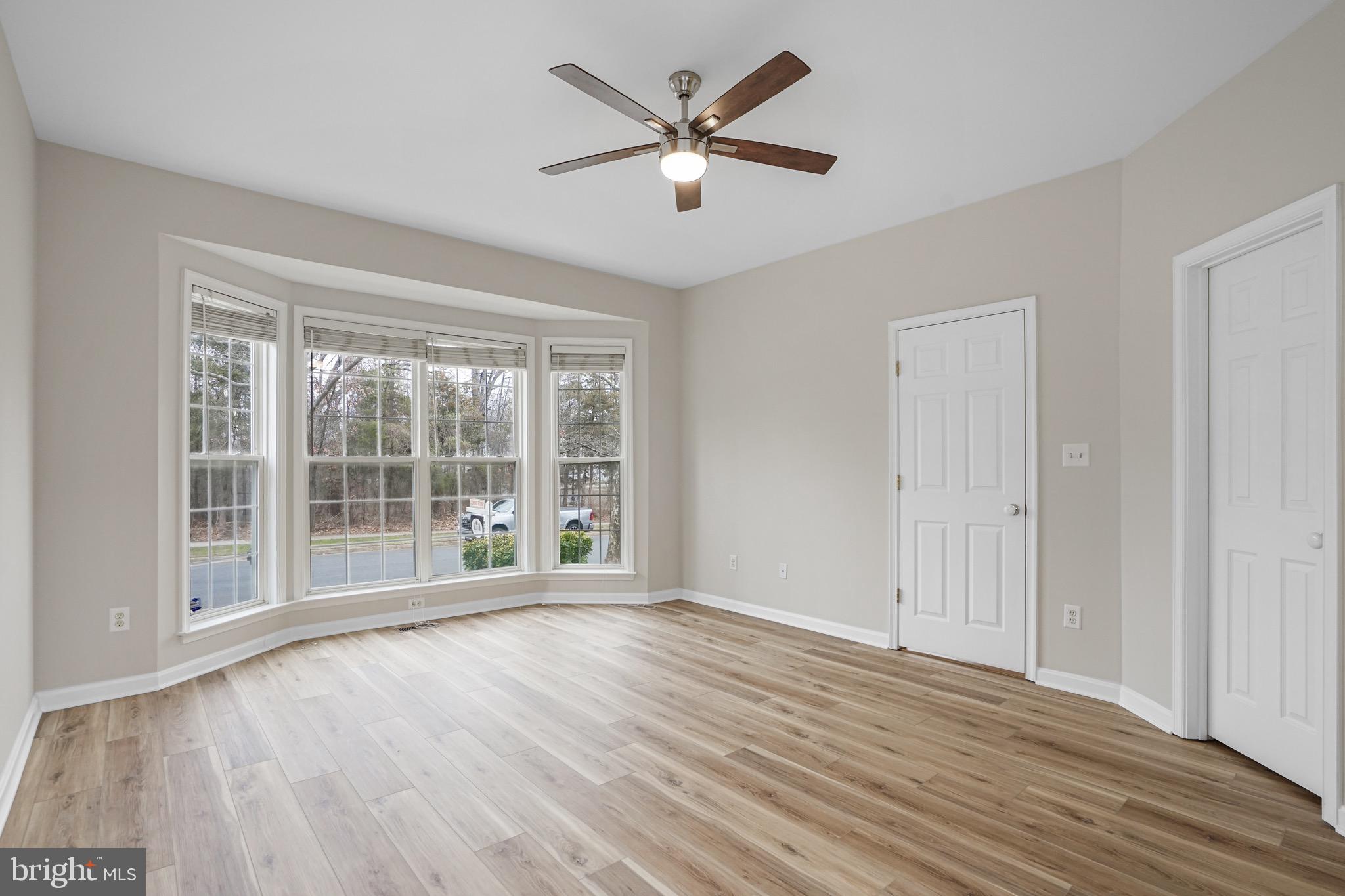 SOUTH RIDING - Residential