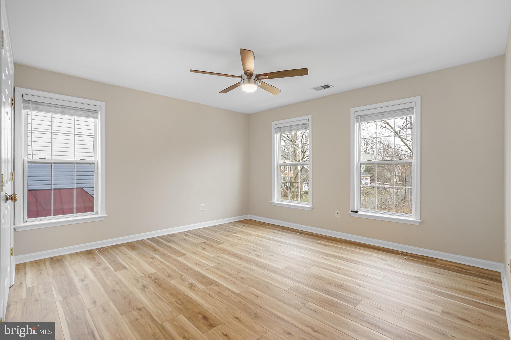SOUTH RIDING - Residential