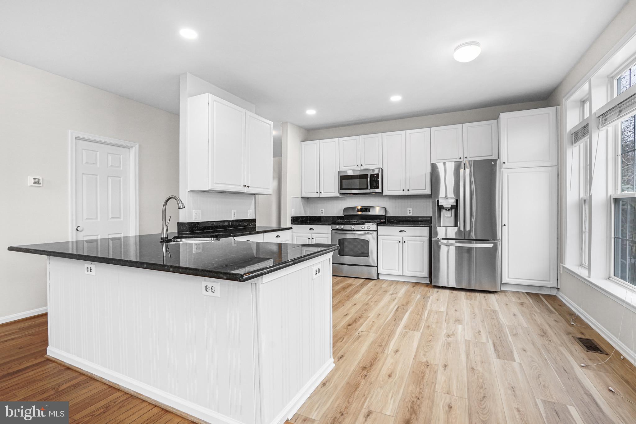 SOUTH RIDING - Residential