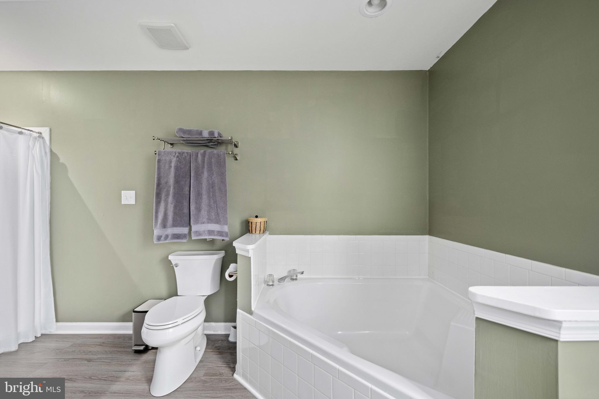 KINGSWOOD - Residential