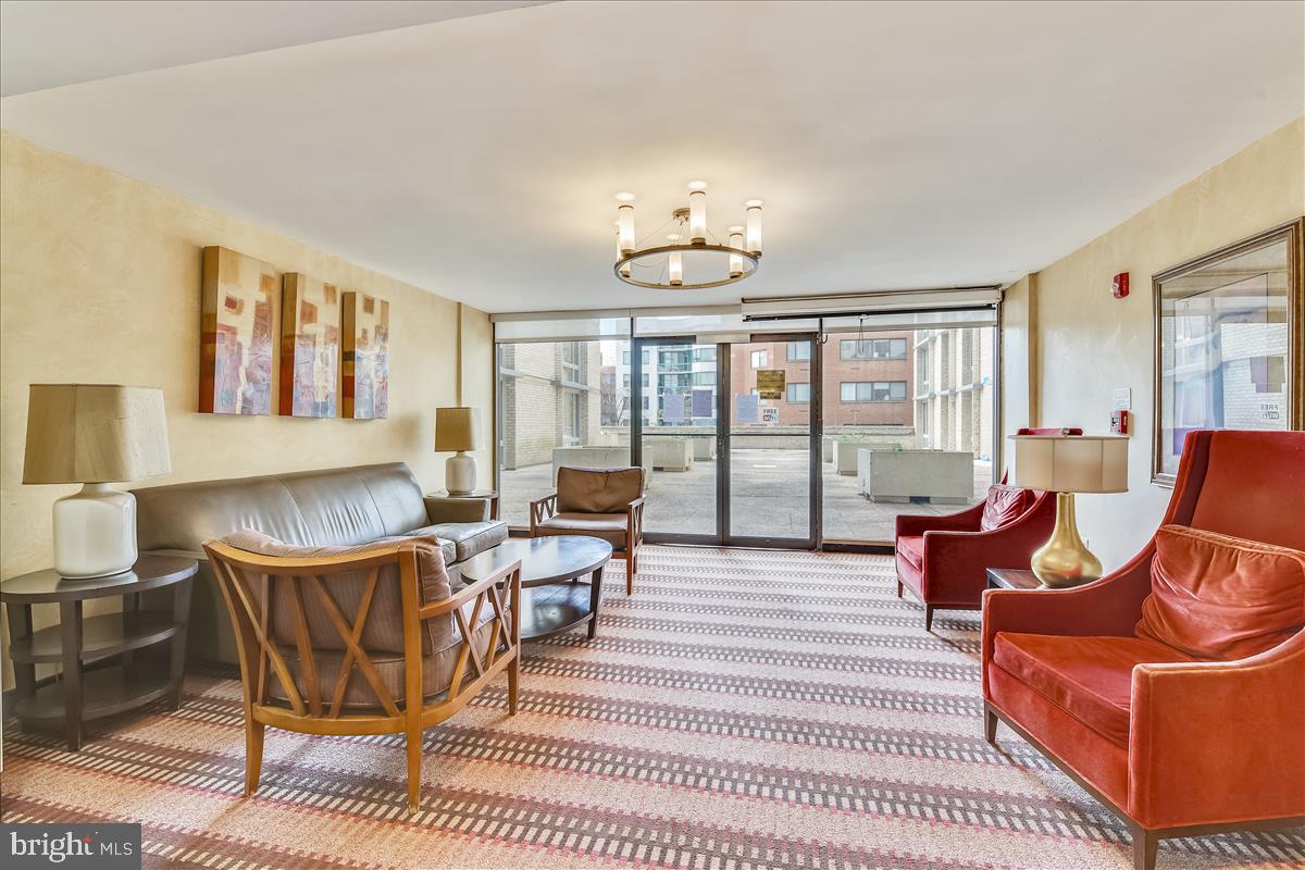 FOGGY BOTTOM - Residential Lease