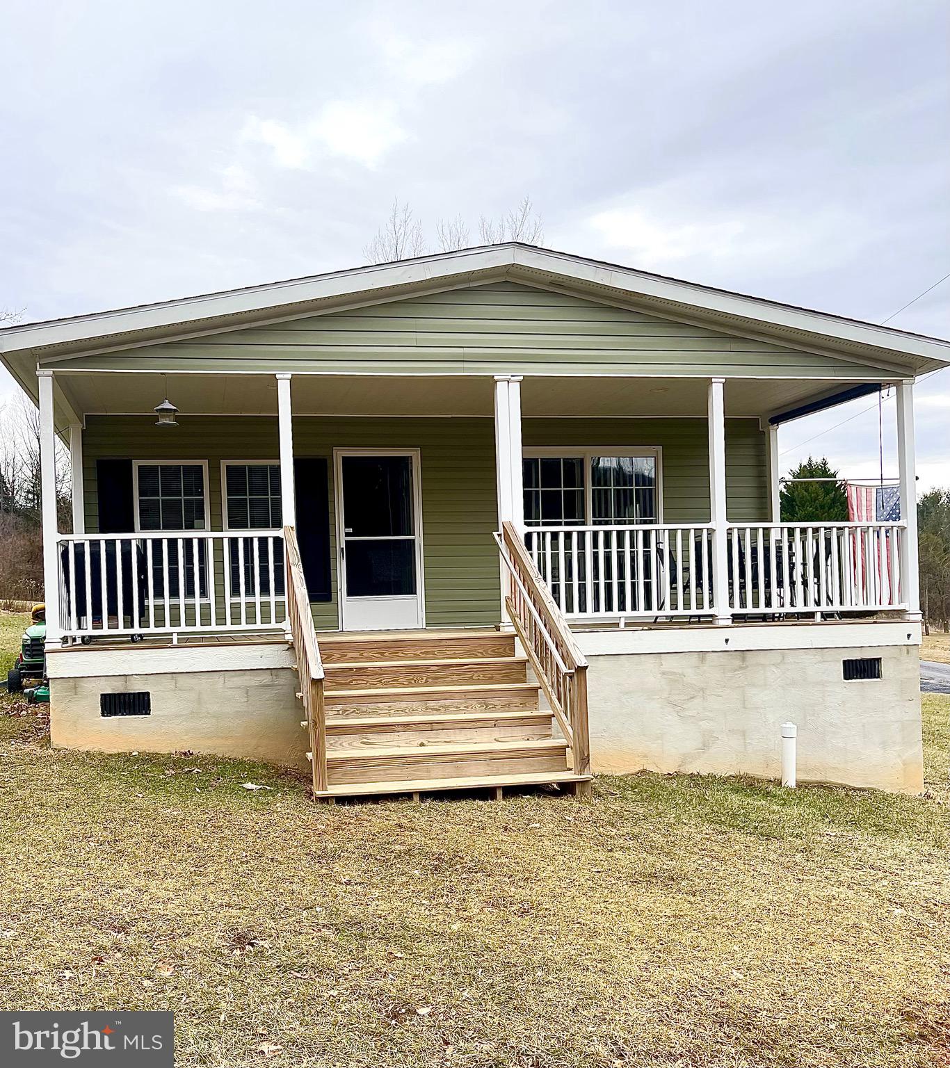 Whether an Airbnb or Year Round Living you are sure to enjoy this cute 3BR/2BTH home within walking distance to the Shenandoah River. Enjoy your large front porch watching the beautiful Sunsets, and Deer roaming through your yard. Property Owner’s Association offers boat ramp access, navigable waters, swimming and fishing.