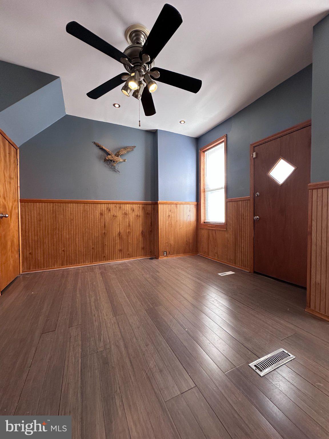 PORT RICHMOND - Residential
