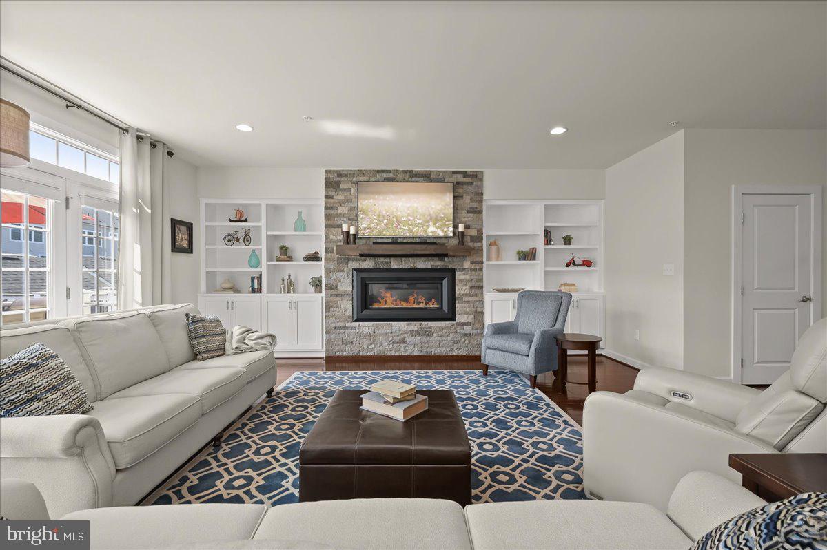 MAPLE LAWN - Residential Lease