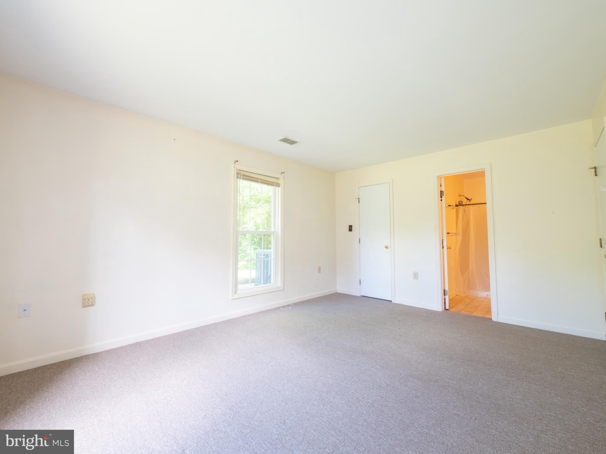 LAKESIDE CONDOMINIUMS - Residential
