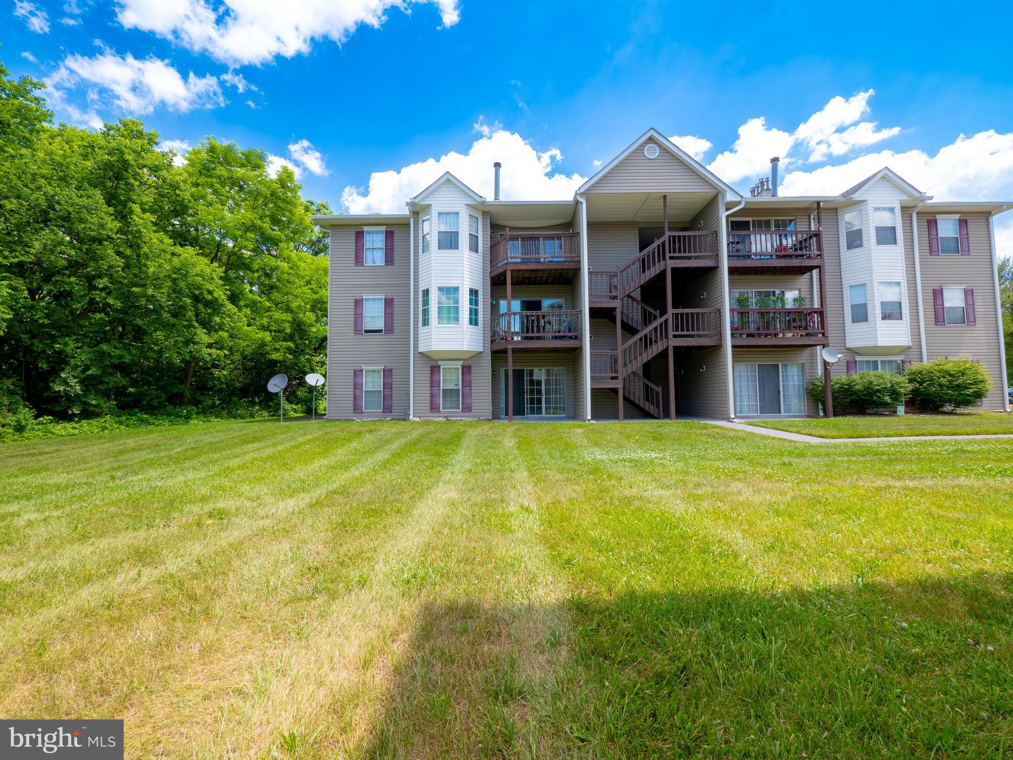 LAKESIDE CONDOMINIUMS - Residential