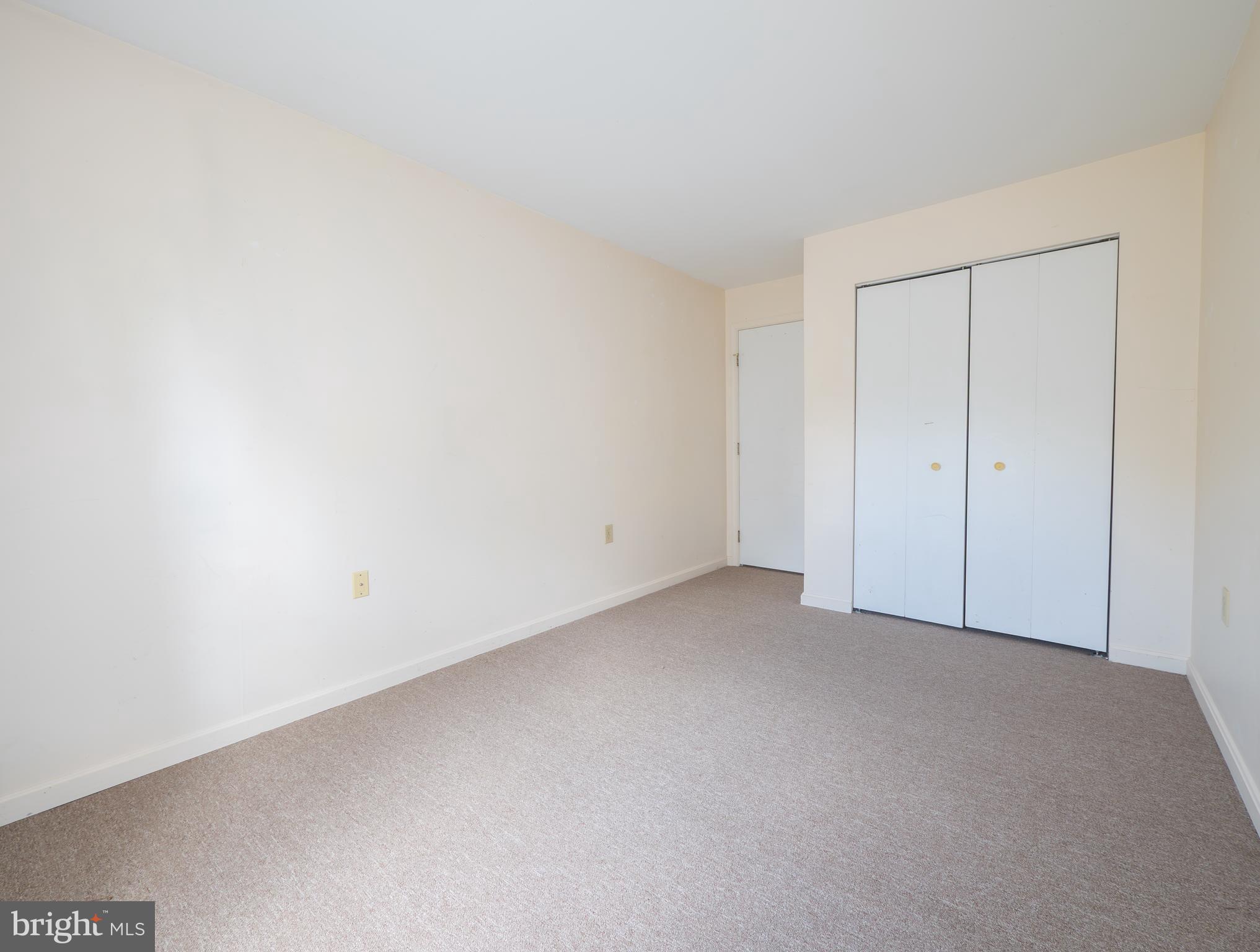 LAKESIDE CONDOMINIUMS - Residential