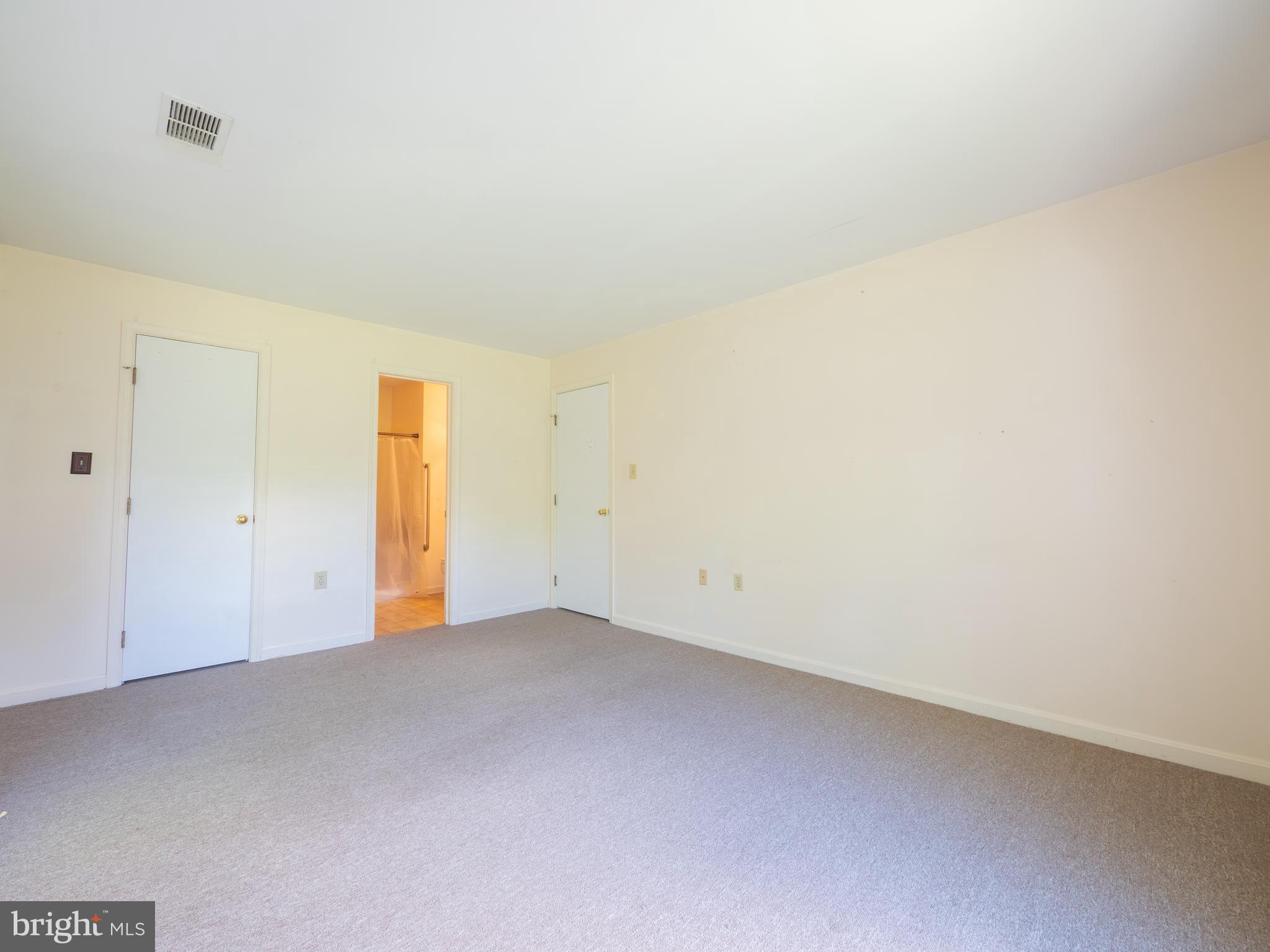 LAKESIDE CONDOMINIUMS - Residential