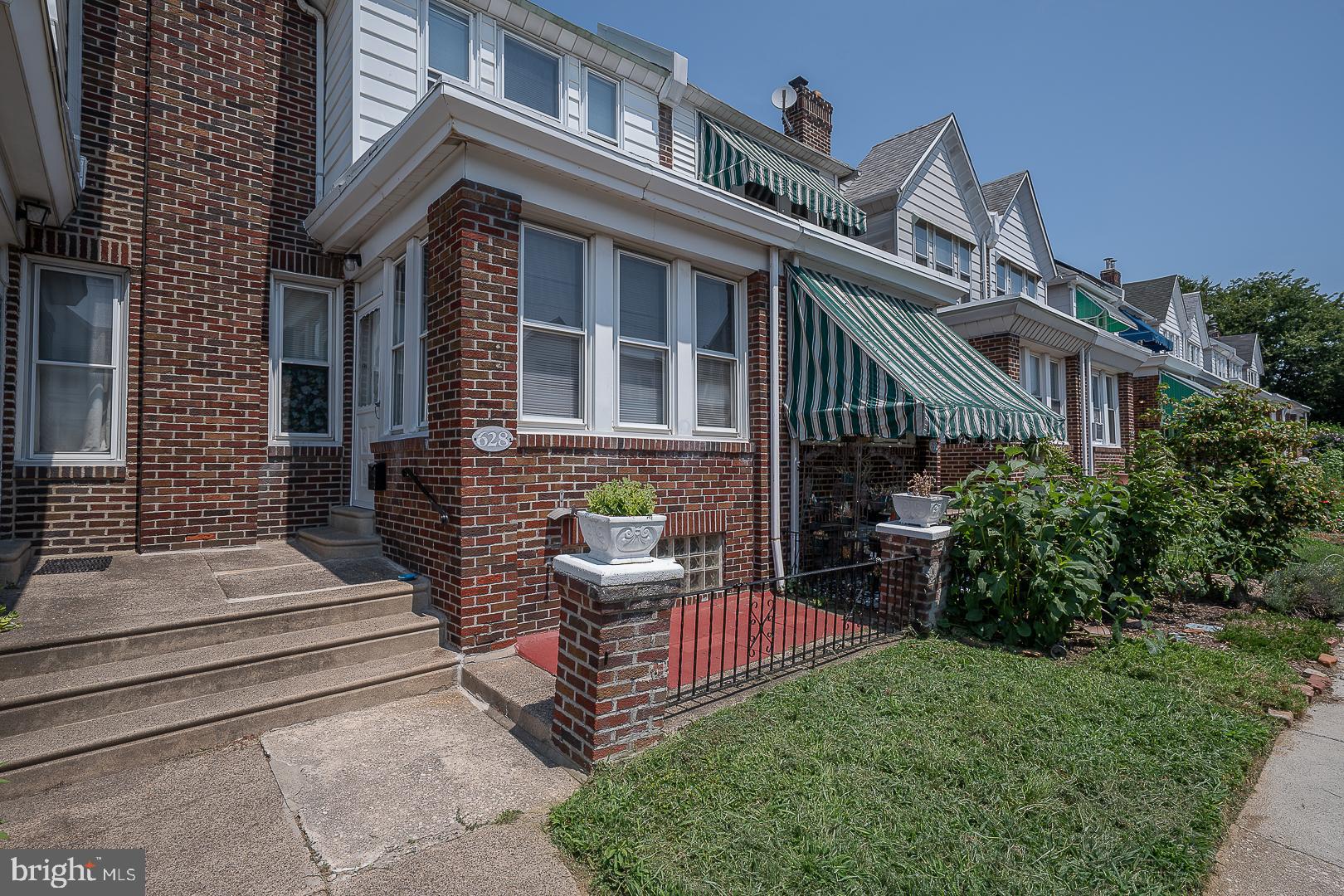 ROXBOROUGH - Residential
