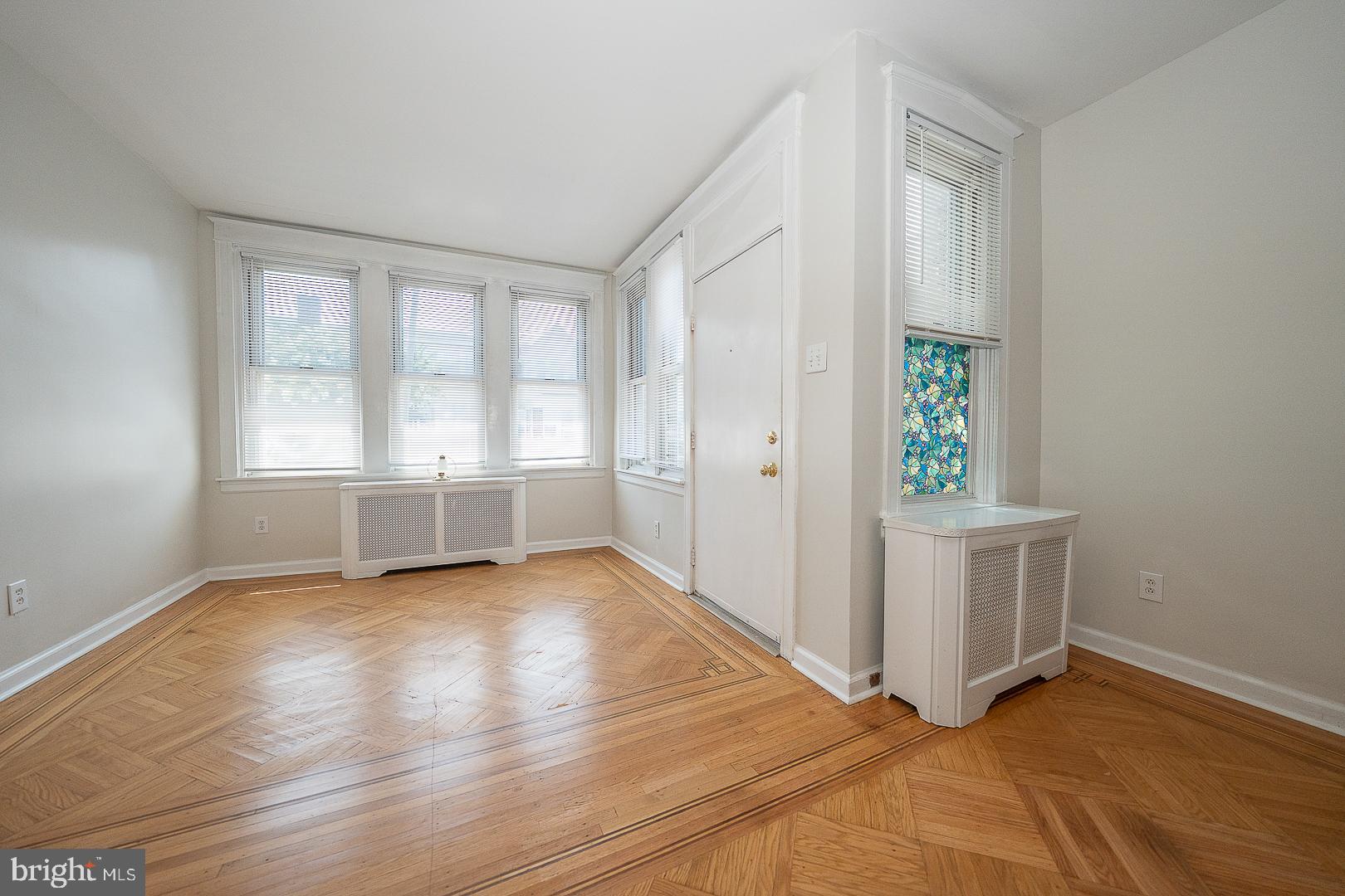 ROXBOROUGH - Residential