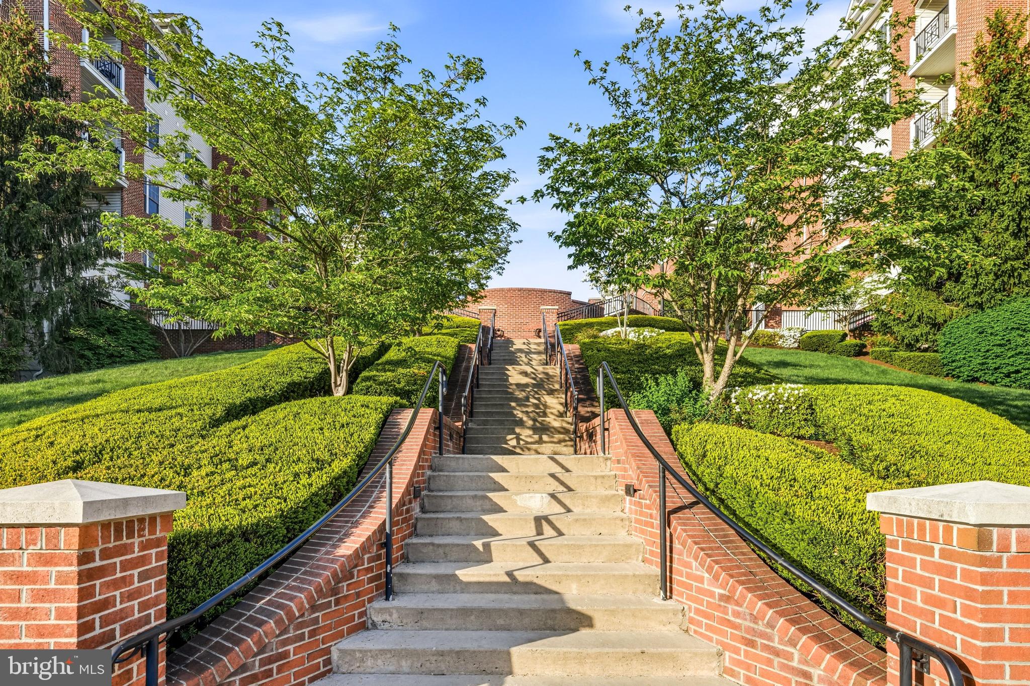 THE GRANDE AT RIVERVIEW - Residential