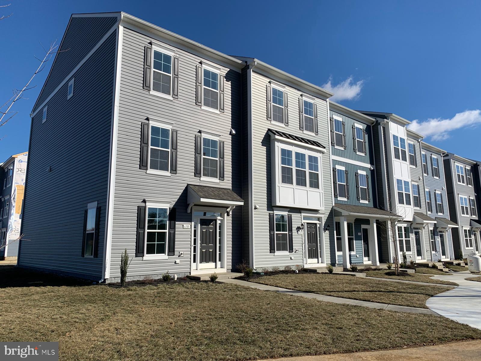 LOFTS AT CREEKSIDE - Residential Lease