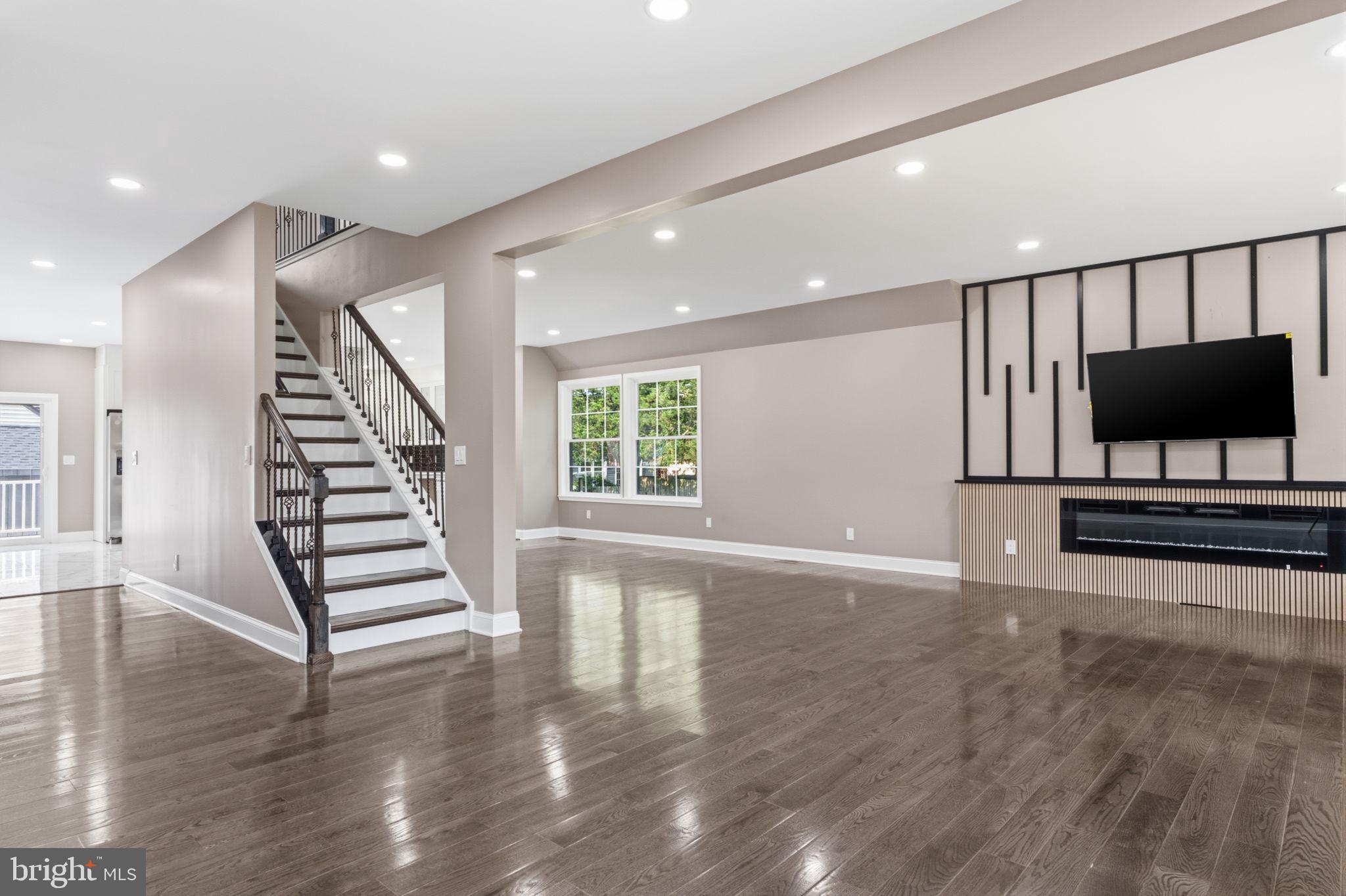 NESHAMINY HILLS - Residential