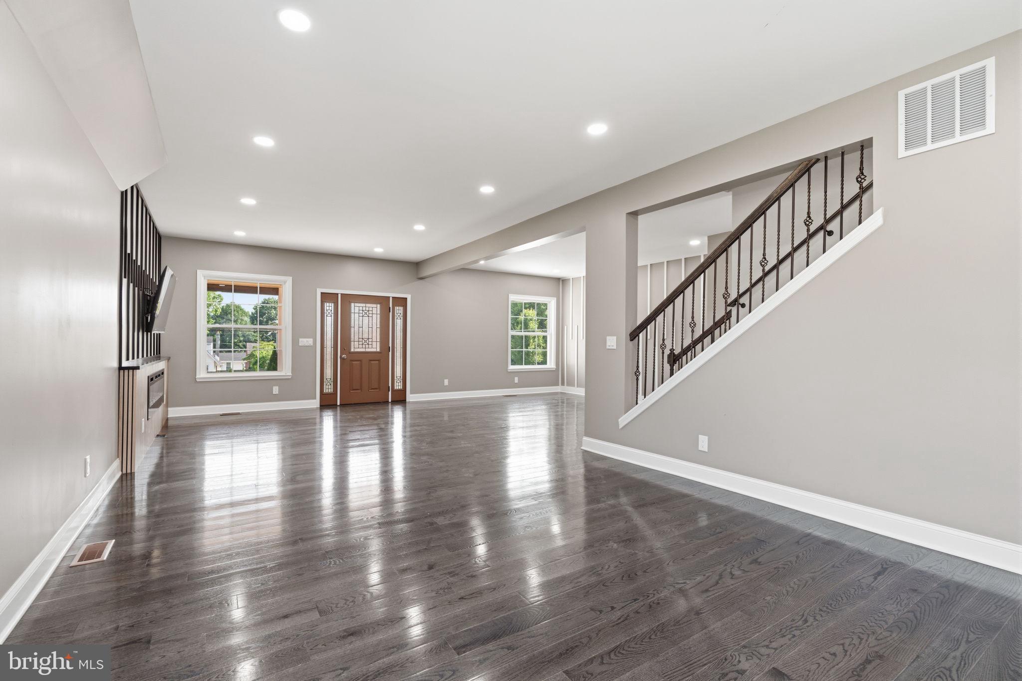 NESHAMINY HILLS - Residential