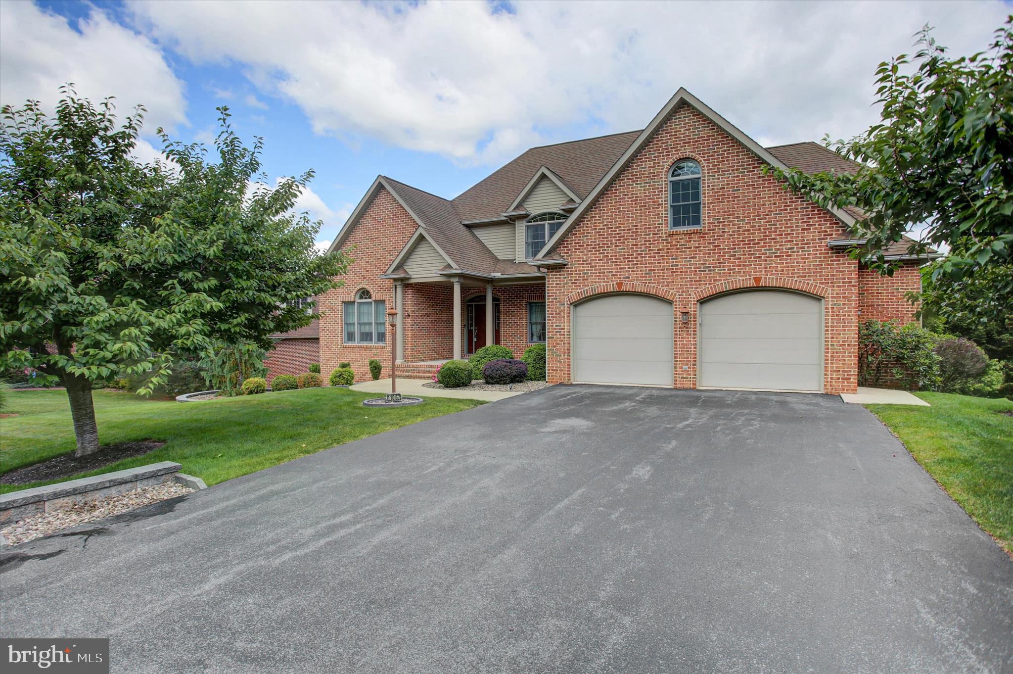 FOREST HILLS - Residential