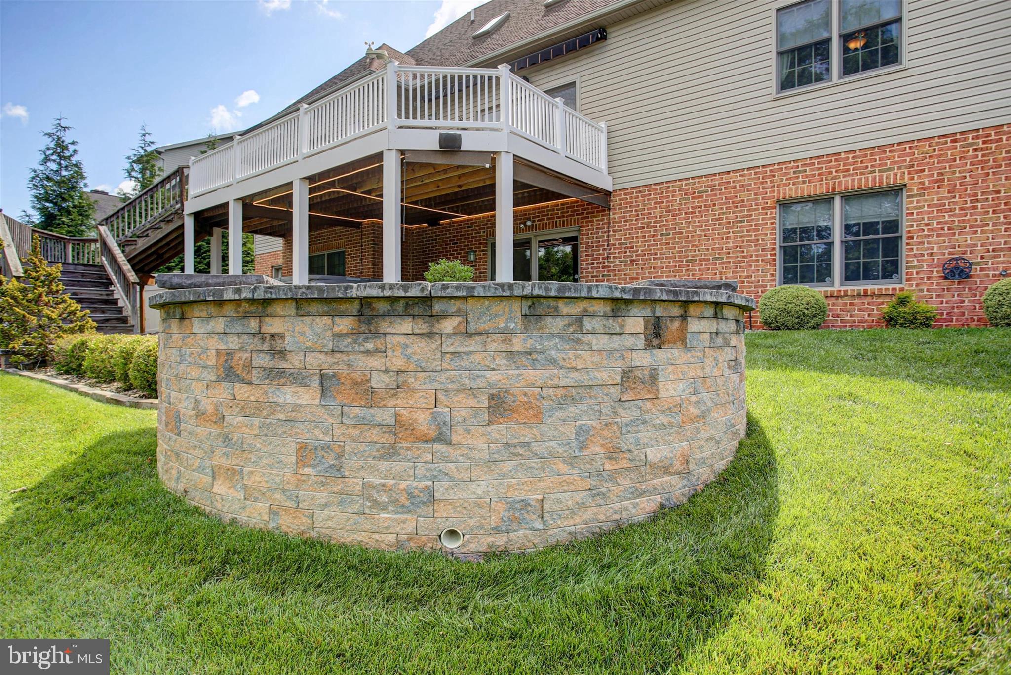 FOREST HILLS - Residential