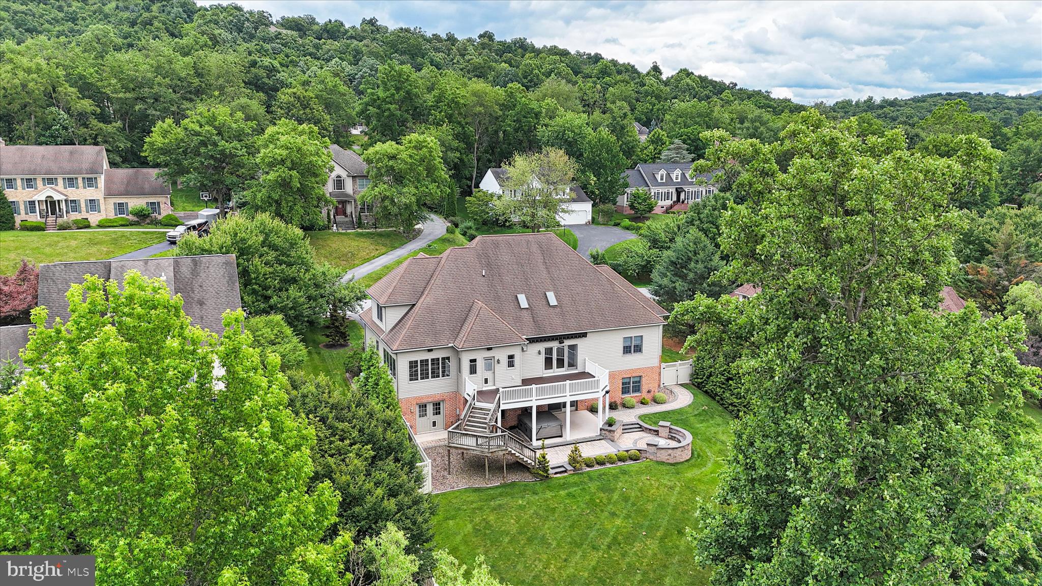 FOREST HILLS - Residential