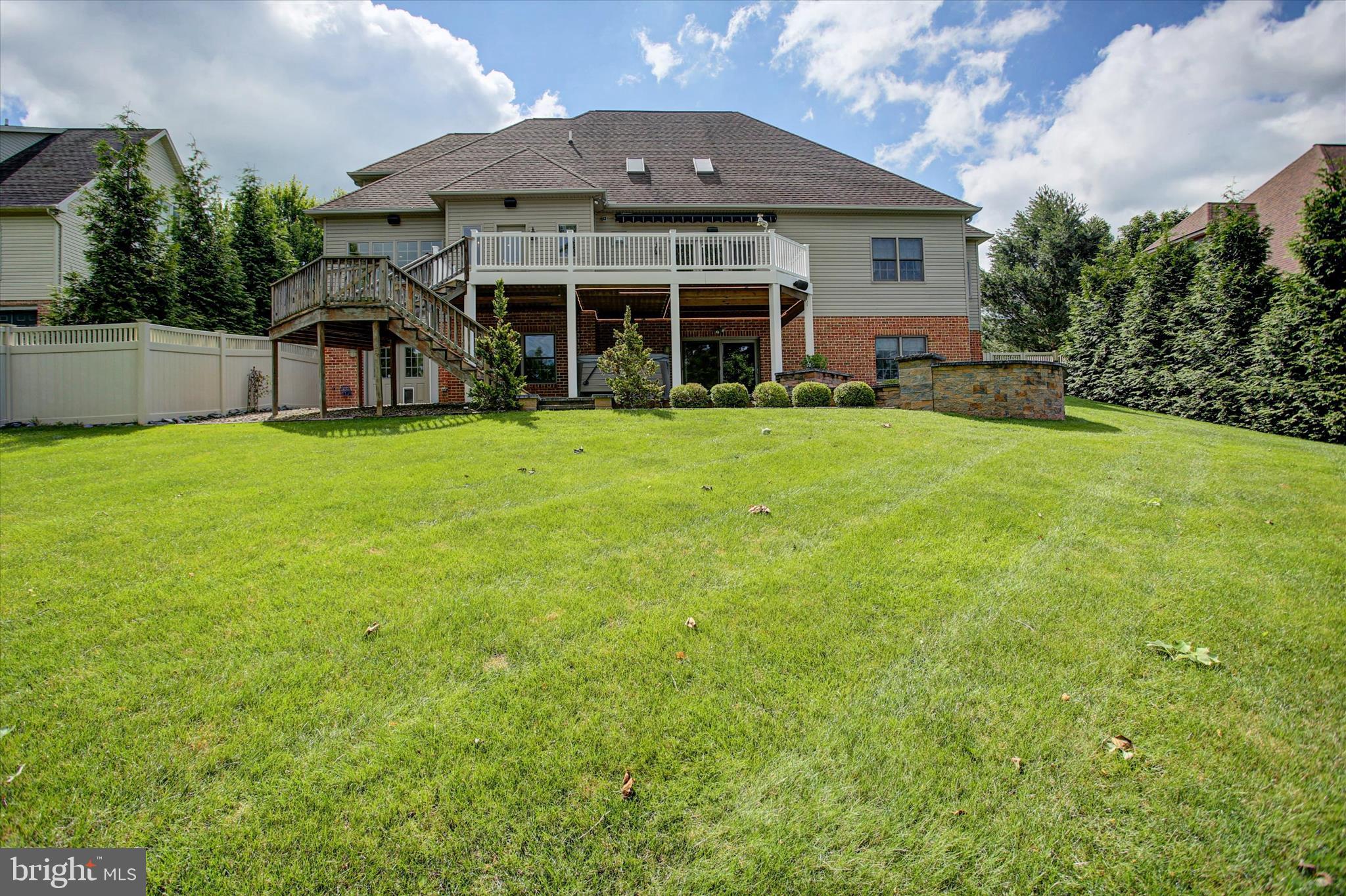FOREST HILLS - Residential