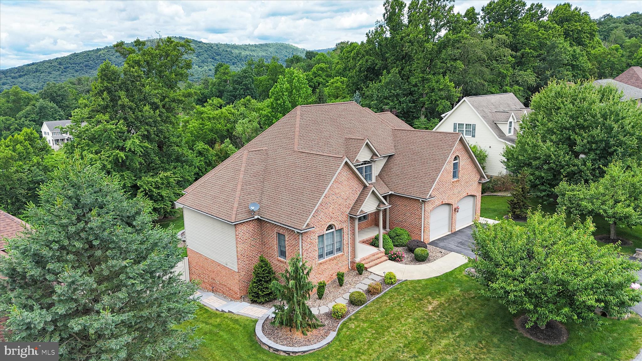 FOREST HILLS - Residential