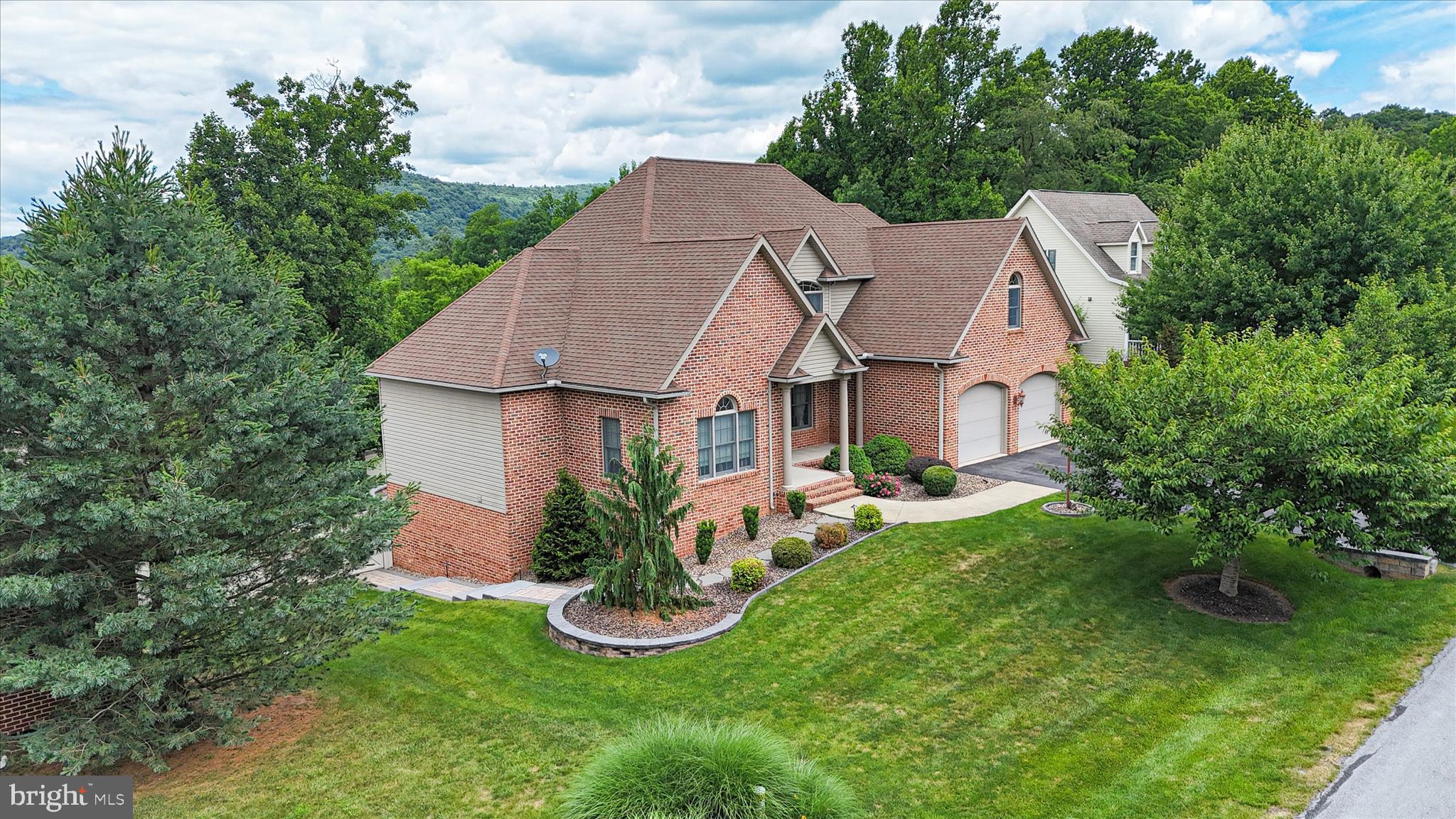 FOREST HILLS - Residential