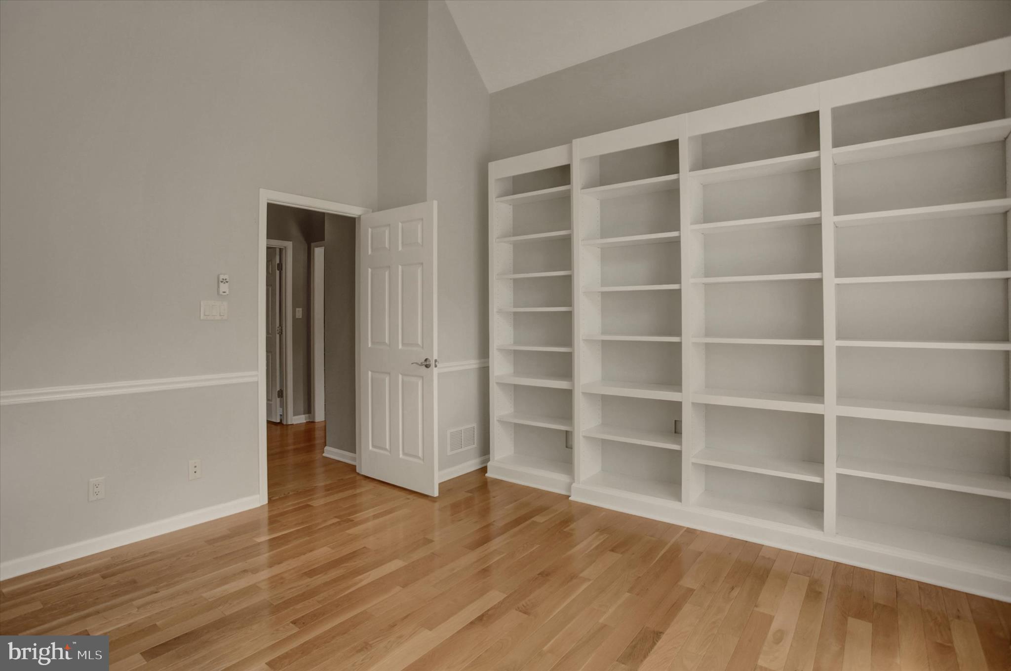 FOREST HILLS - Residential